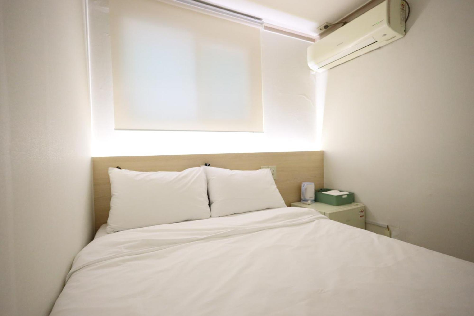 Hostel J5