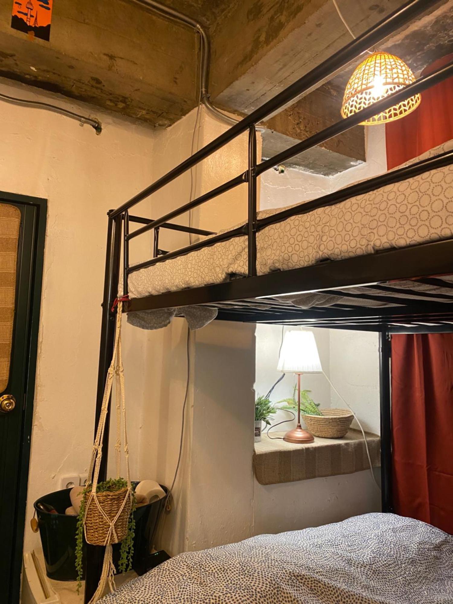 Hostel Space Ara *