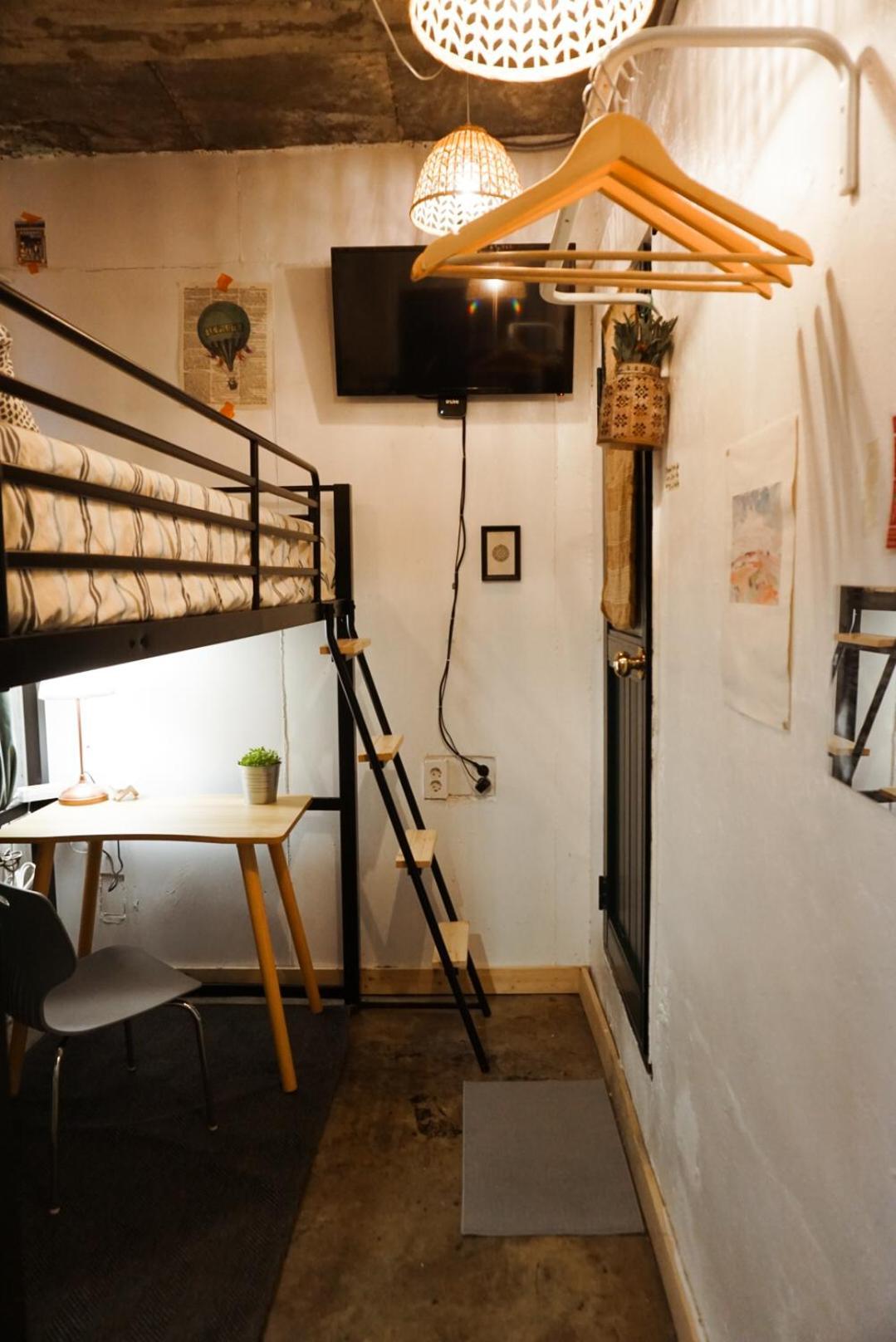 Hostel Space Ara