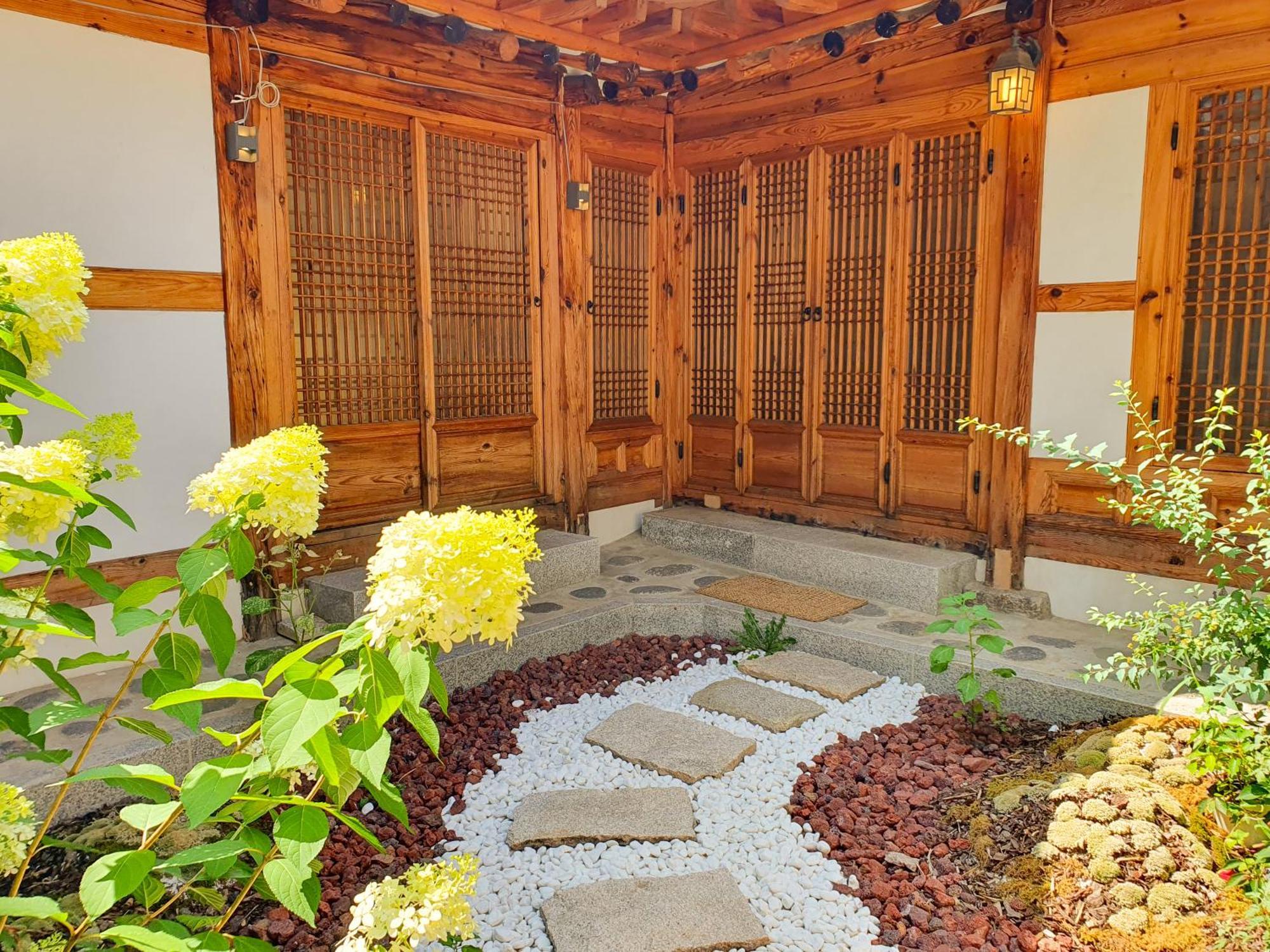 Awik Hanok Seul
