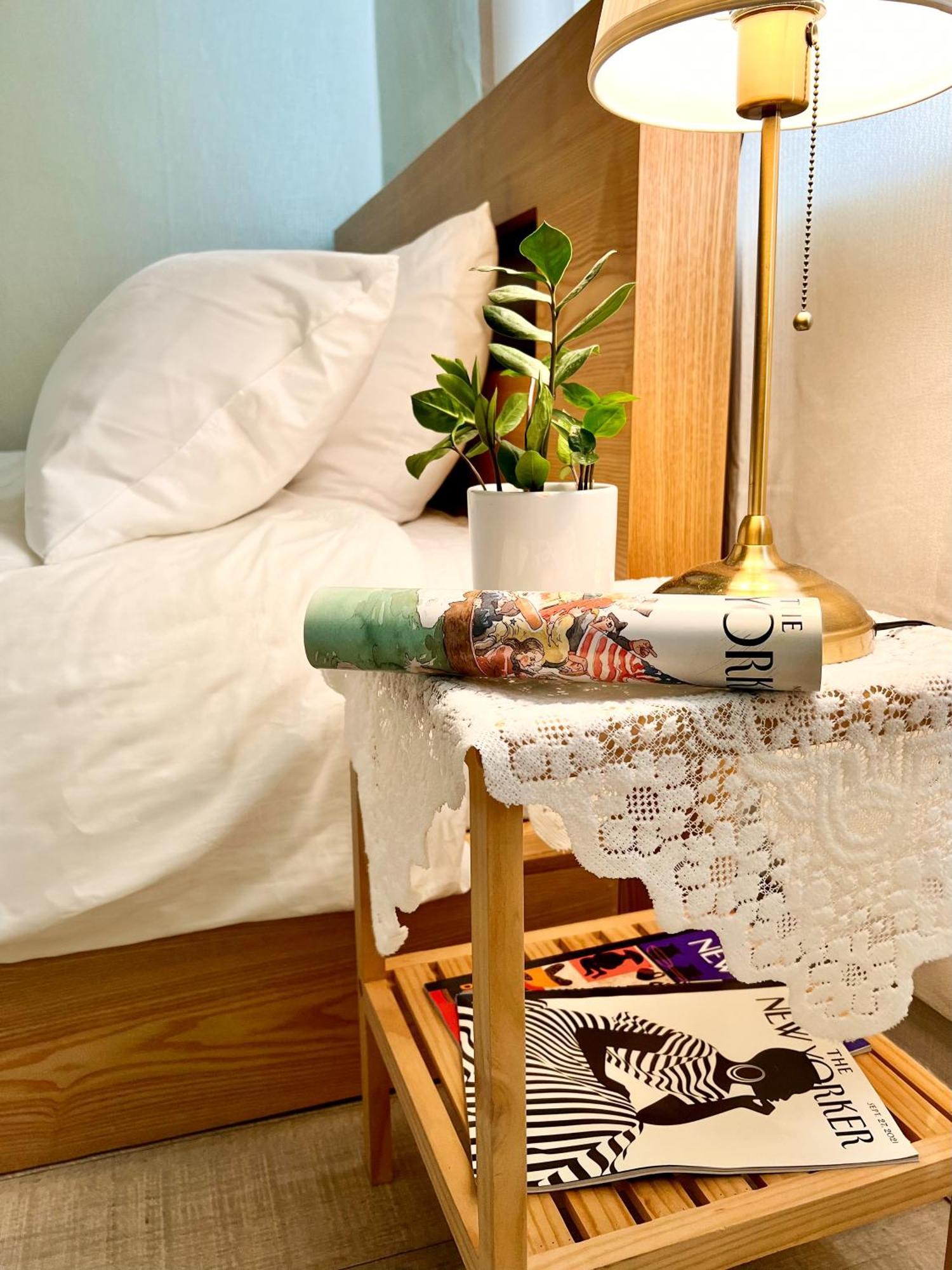 The Cozy Nonhyeon, Gangnam Eonju Station 5 Min, 2 Bedrooms, Premium Beds, Value For Money, Biz Trip *