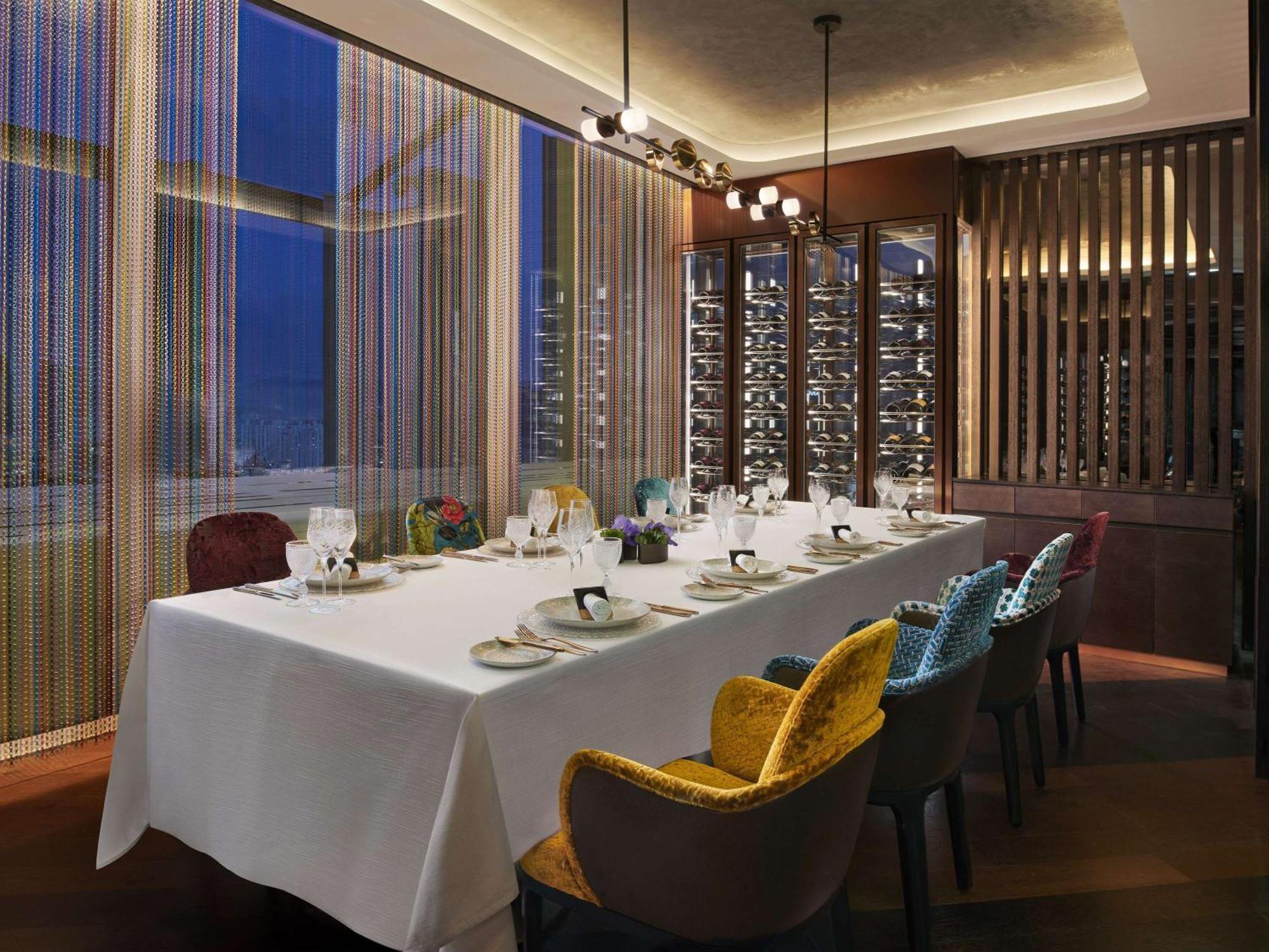 Hotel Fairmont Ambassador 5*