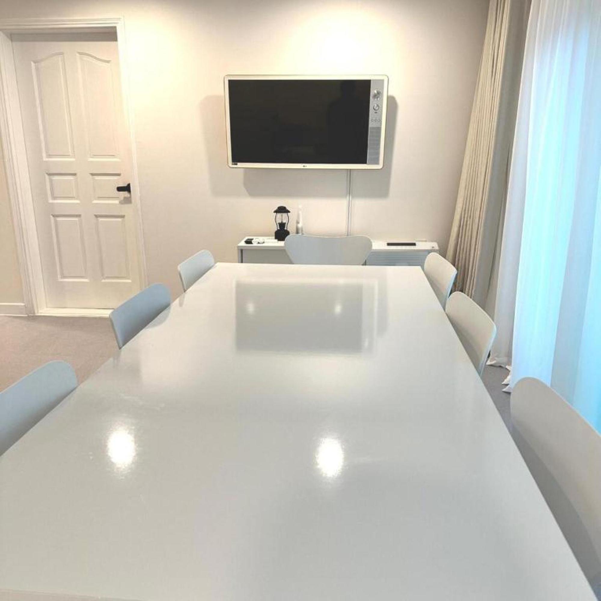 New Jins House - 5mins To Myeongdong Station, 3 Rooms, Big Living Apartment
