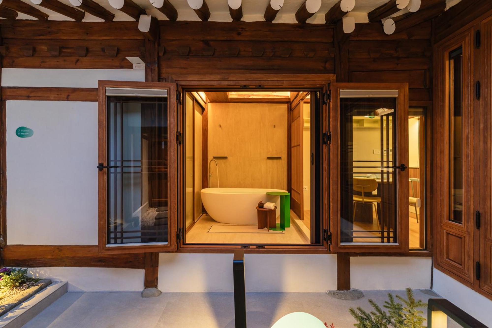 Mossy Grove Seoul