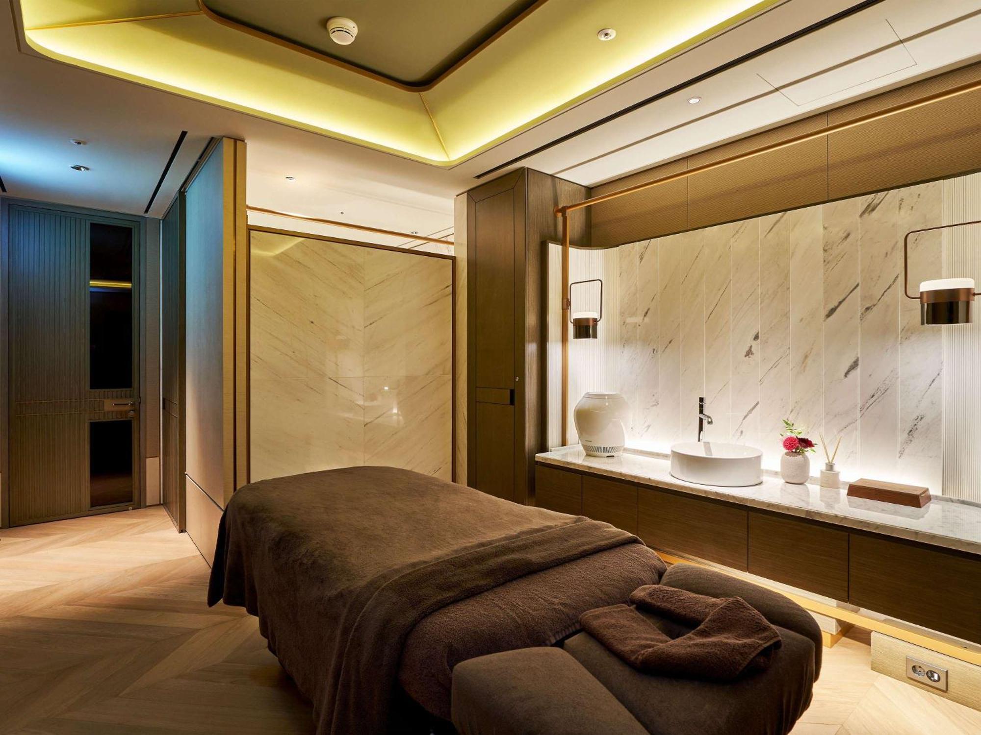 Fairmont Ambassador 5*