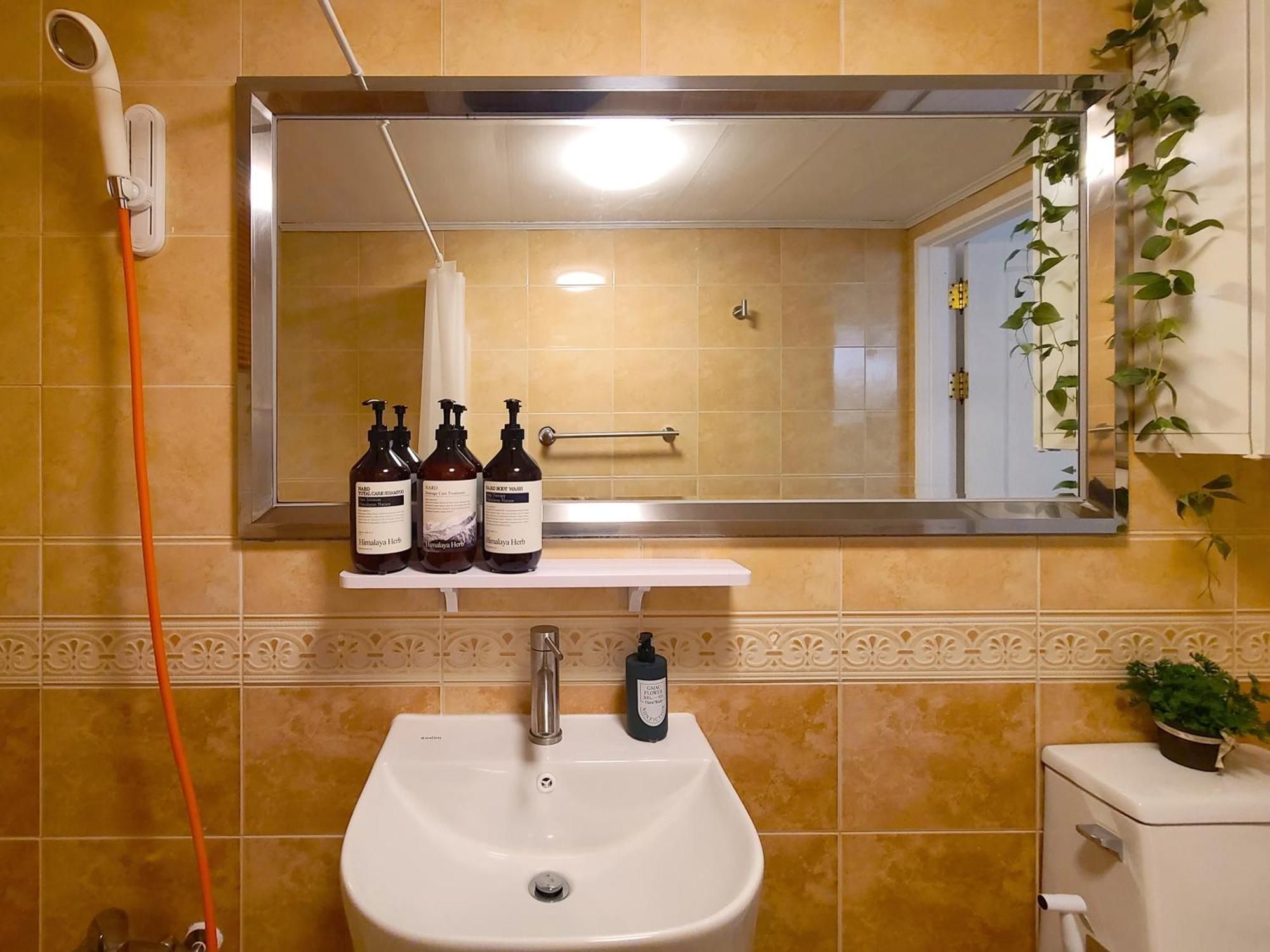 Apartment Staywhite #3room 8people #4bed #subway2line #shillimstation #gangnam #hongdae #airportbus6017 *