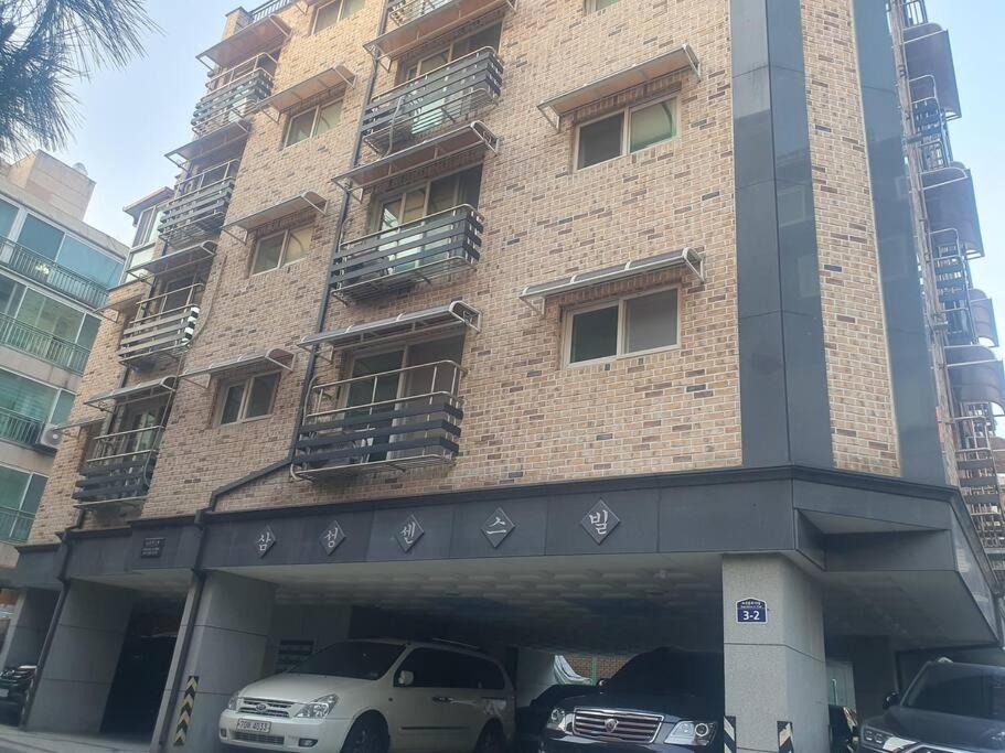 Pousada Convenient Location 3-person With Living And 2 Bedrooms, 600 Meters From Bogukmun Station, 5 Stops To Snu Bundang Hospital, Close To Korea *