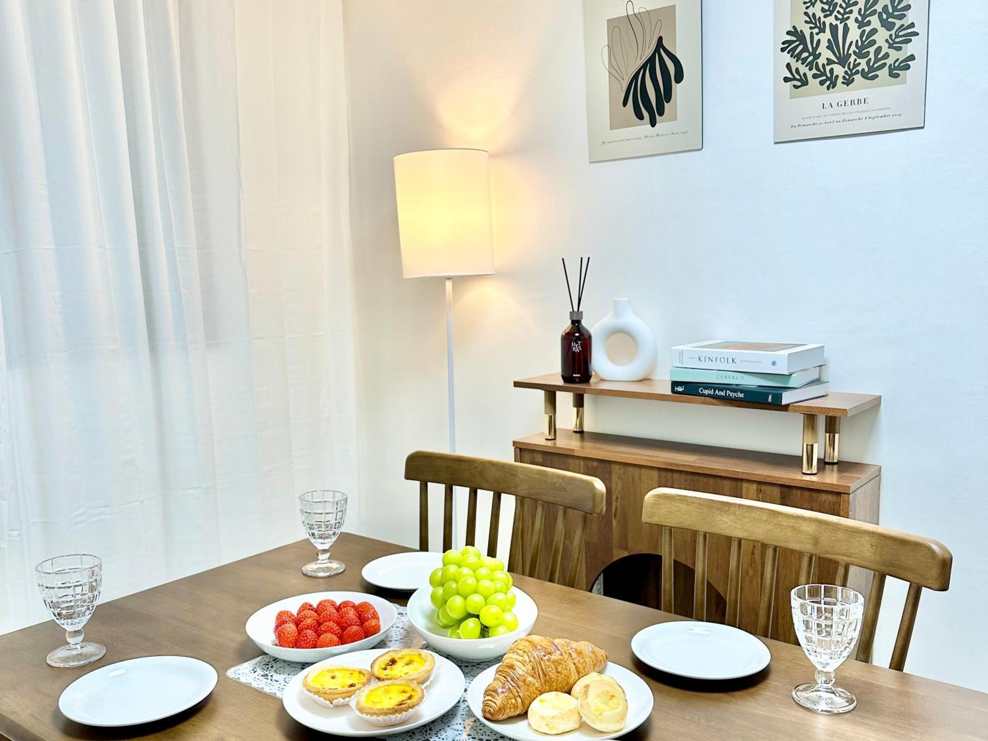 The Shim Apartment *