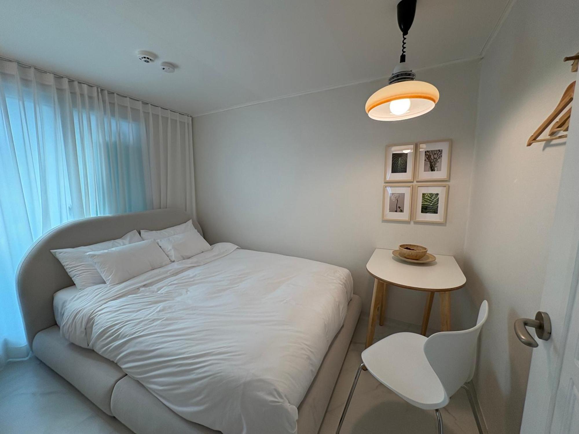 Modernstay Hongdae#mangwon Local Market 10mins, Hongdae, Airport Bus, Hanriver Park 10min,family *