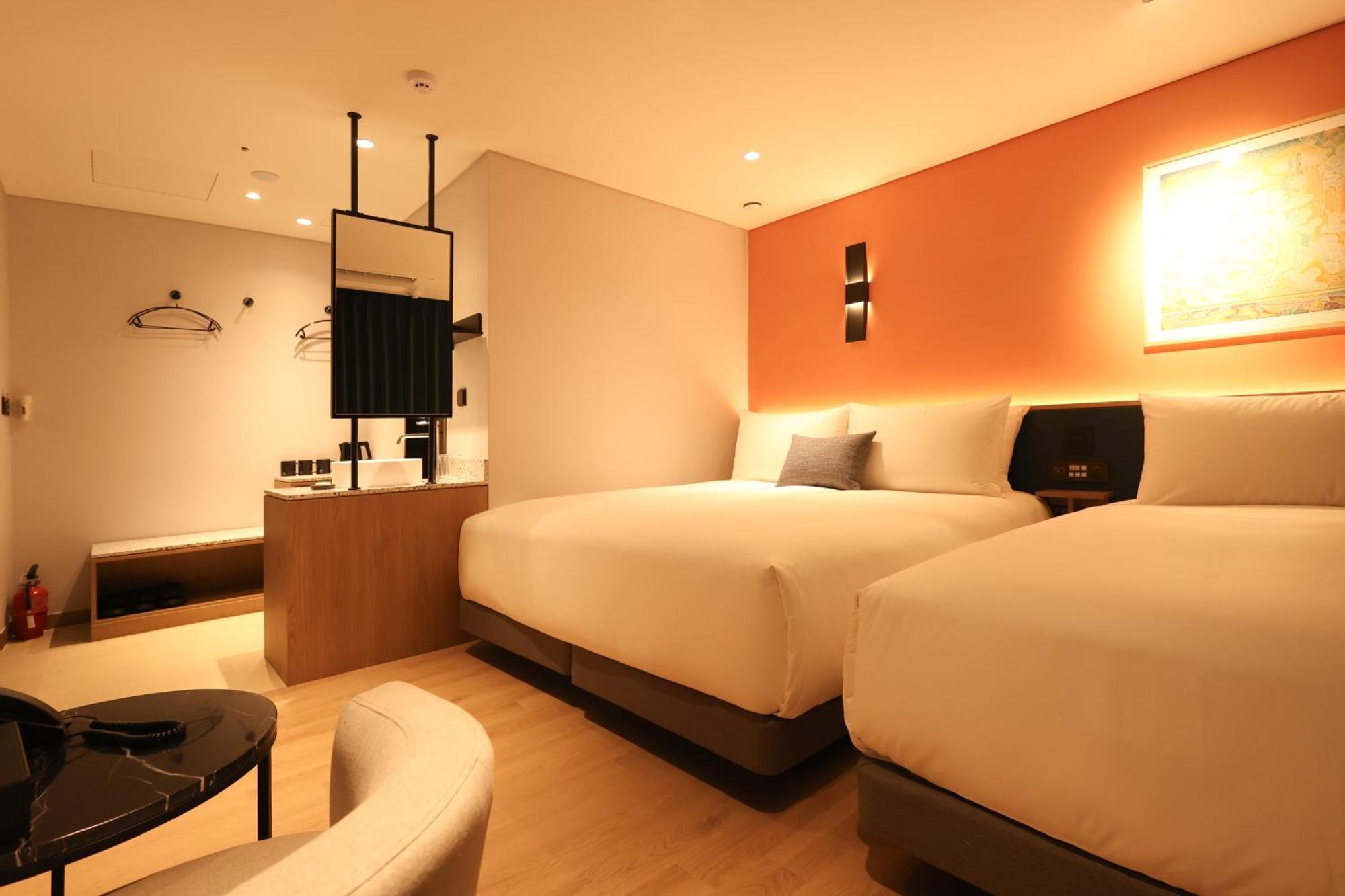Hotel New Blanc Myeongdong 4*