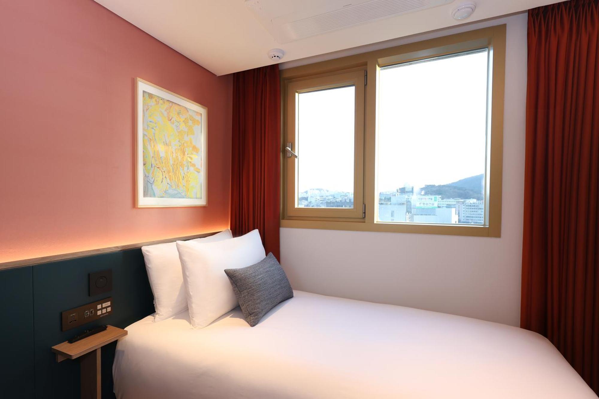 Hotel New Blanc Myeongdong 4*
