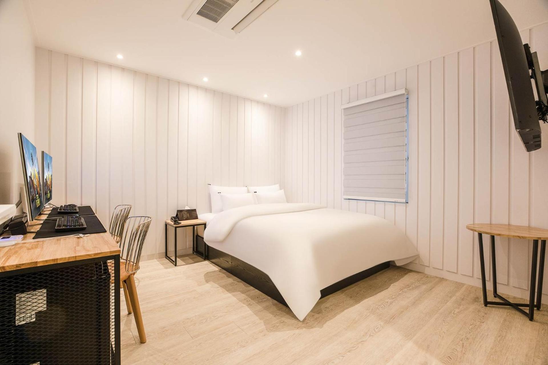 Hotel N