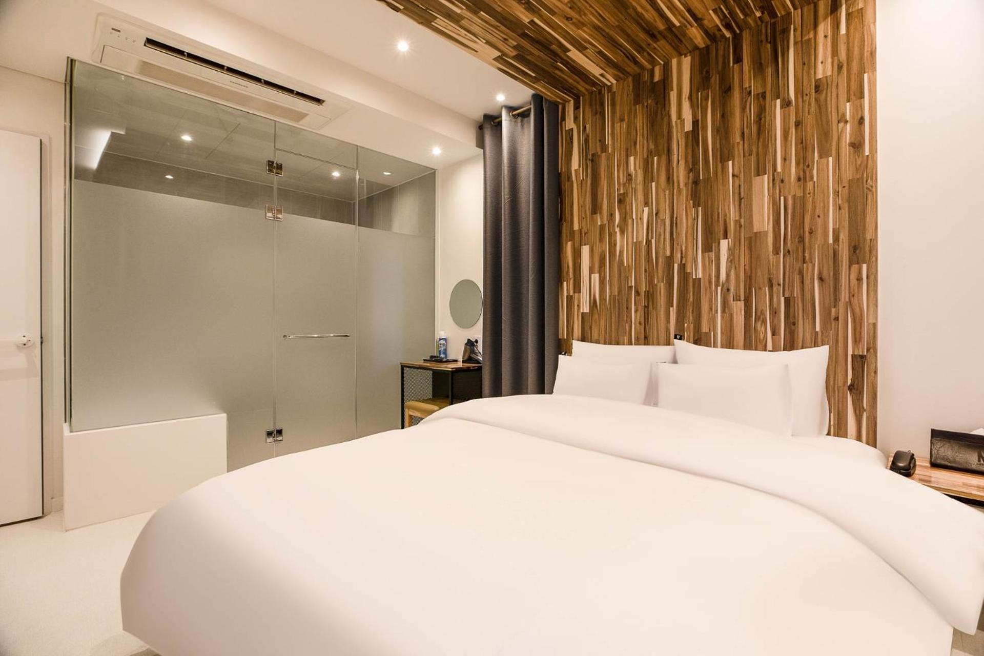Hotel N