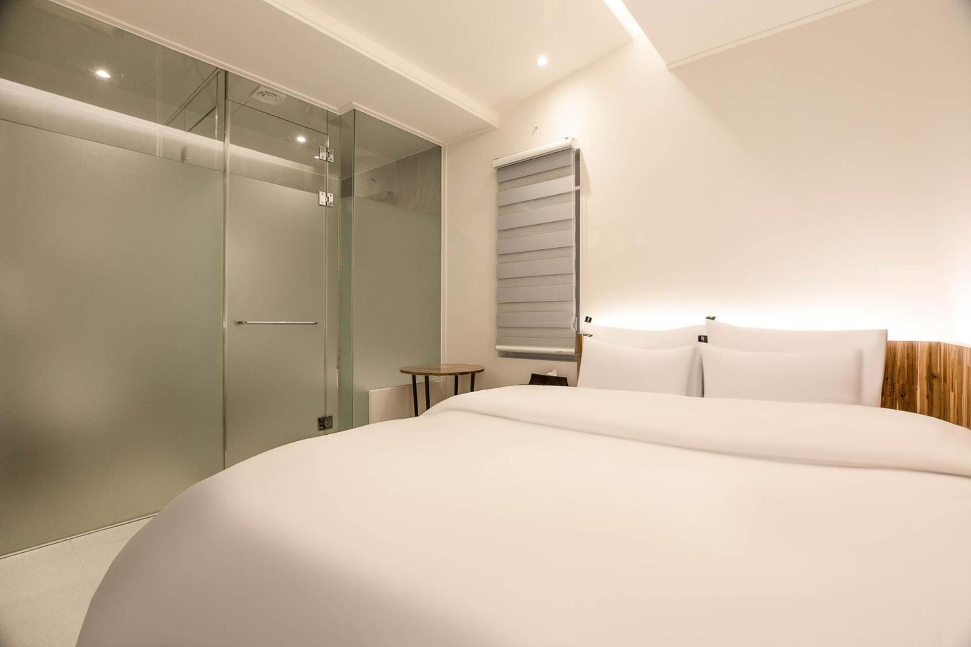 Hotel N *