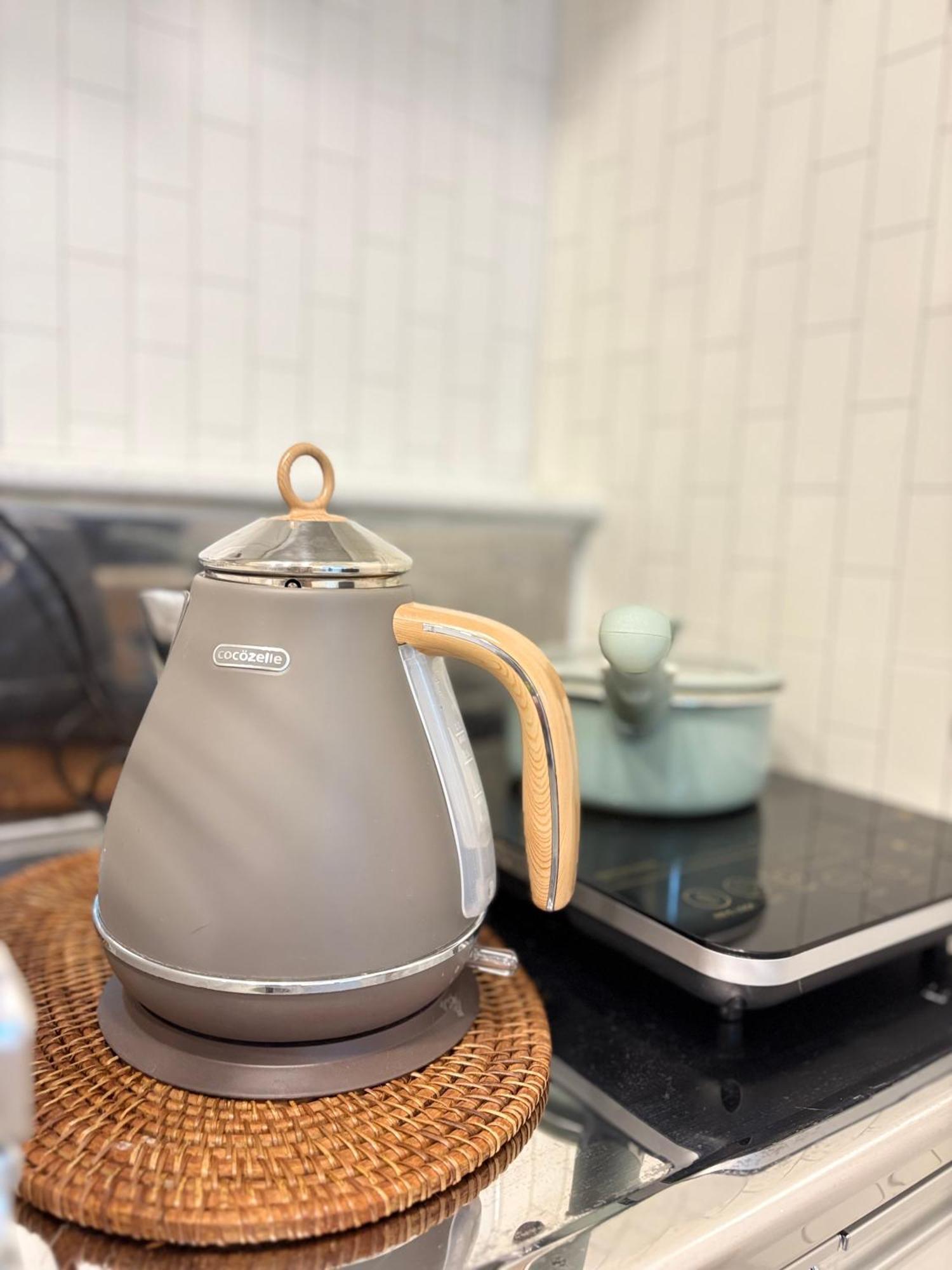 Modernstay Hongdae#mangwon Local Market 10mins, Hongdae, Airport Bus, Hanriver Park 10min,family Apartment Seoul