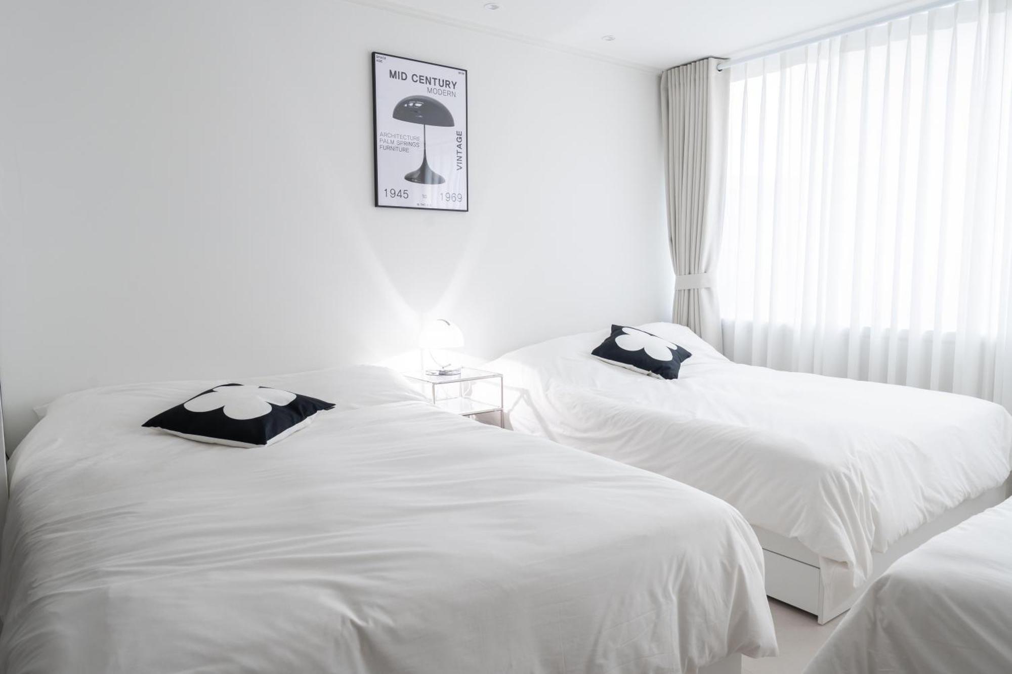 New Hongdae Stn 30sec #massage Chair #netflix #purifier V Seoul