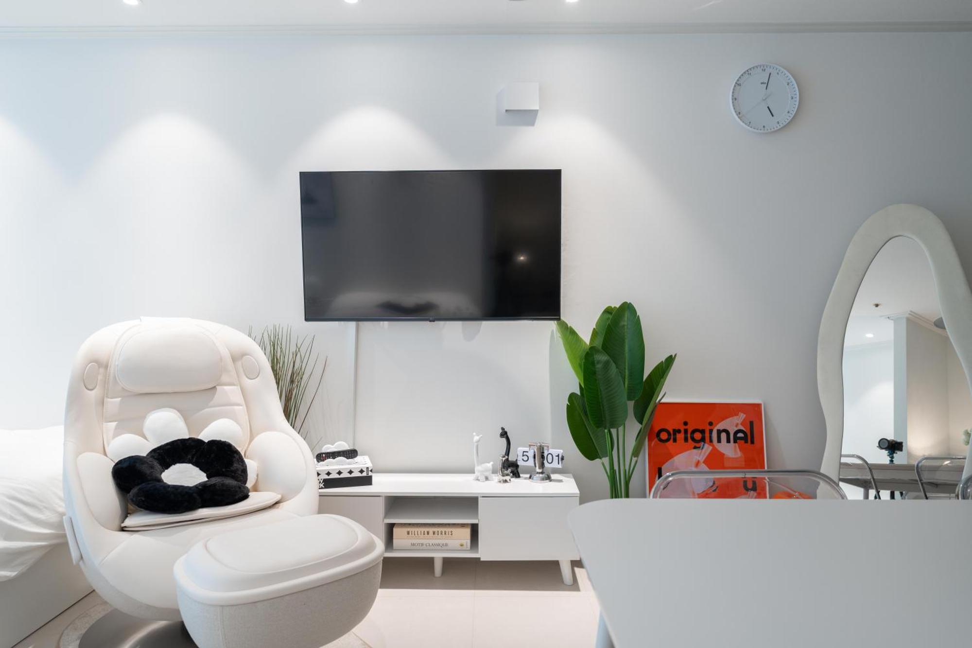 New Hongdae Stn 30sec #massage Chair #netflix #purifier V