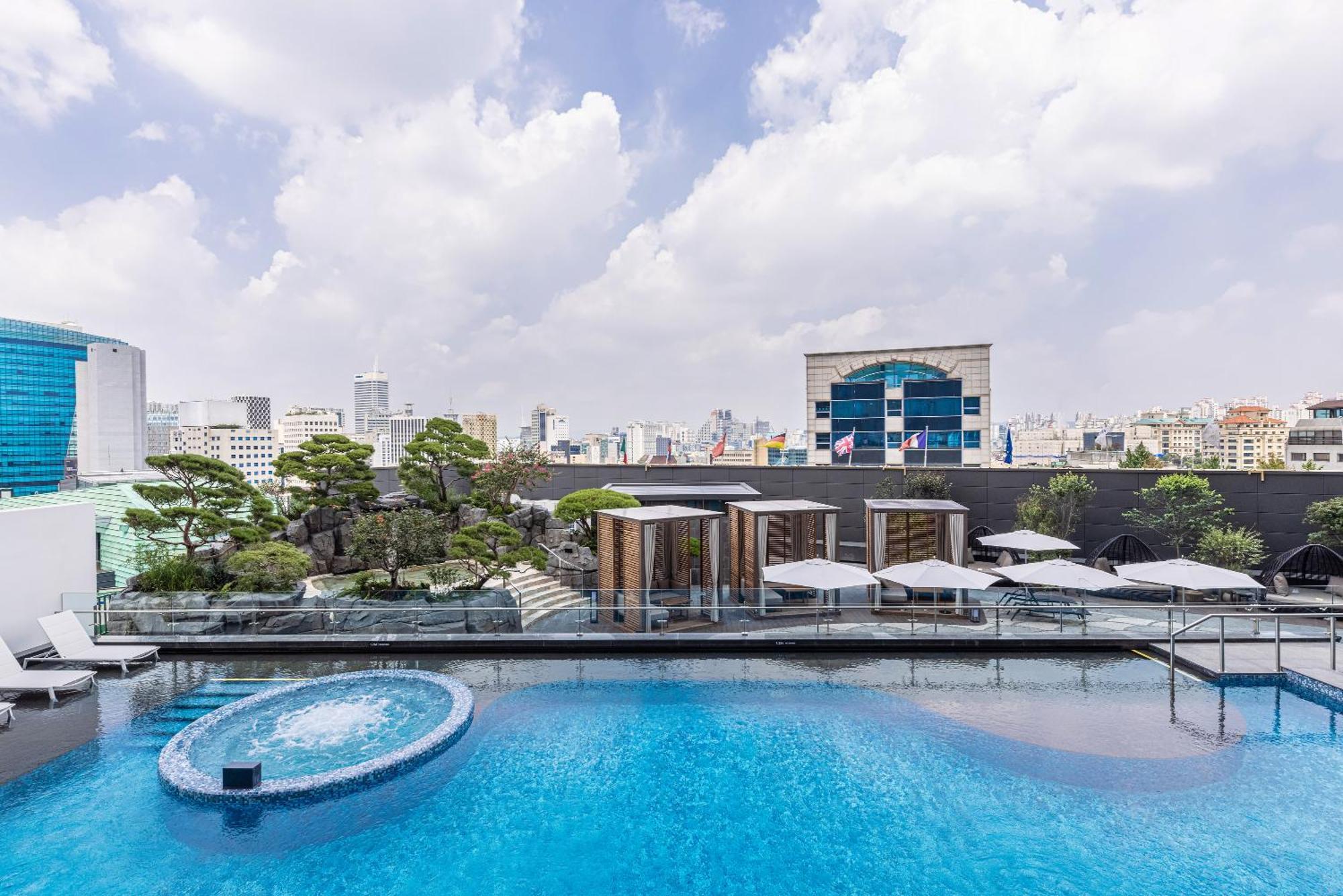 Hotel The Ambassador - A Pullman 5*
