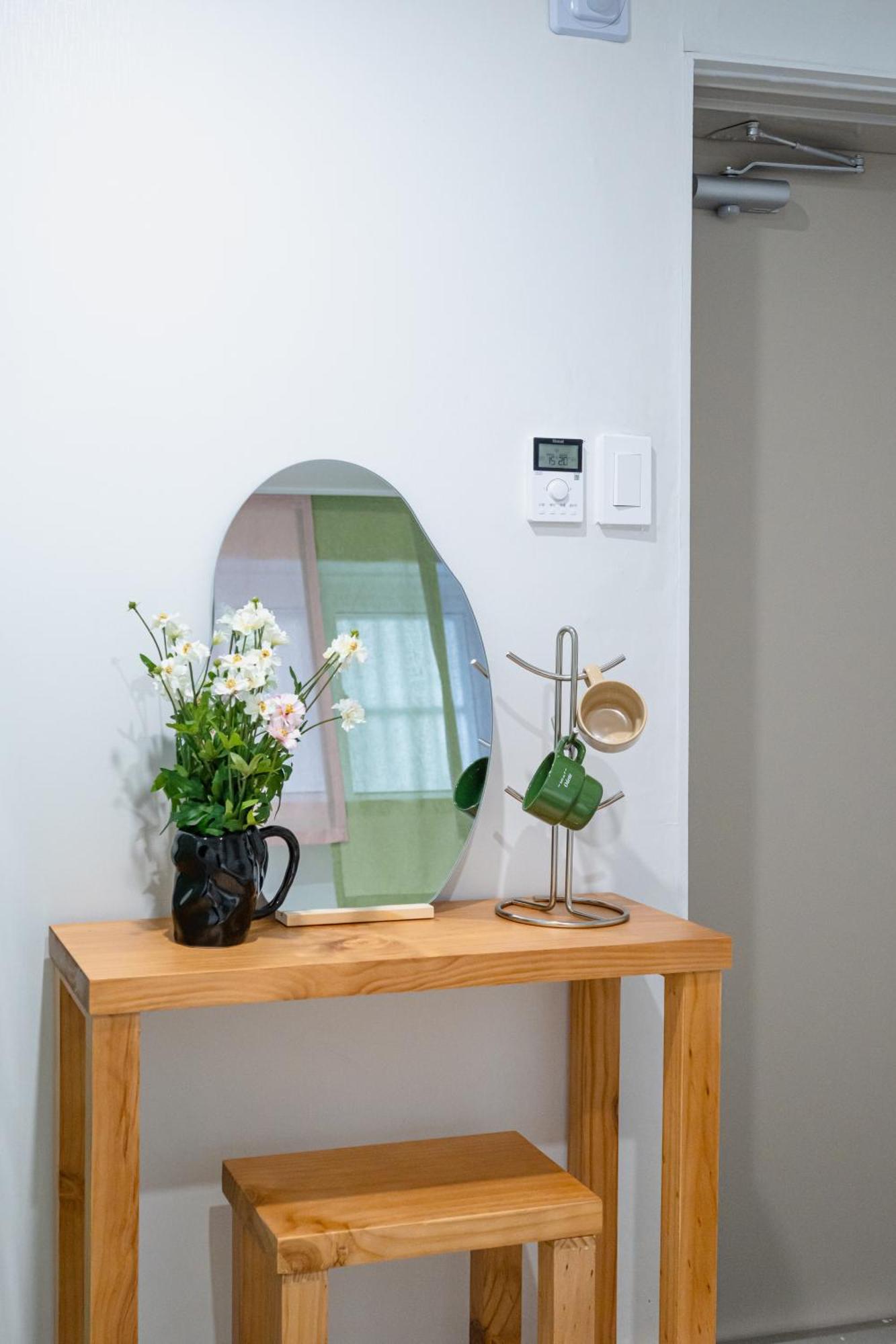 Ikseon Atelier Hostel *
