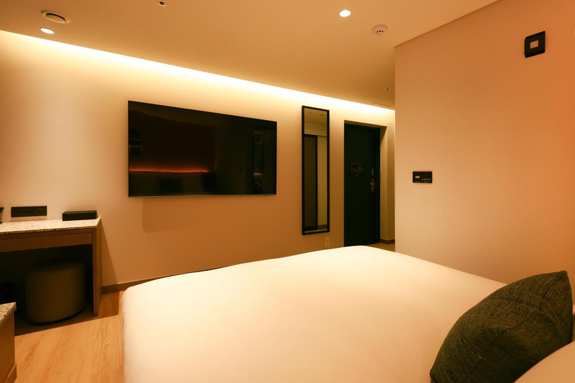 Hotel New Blanc Myeongdong 4*