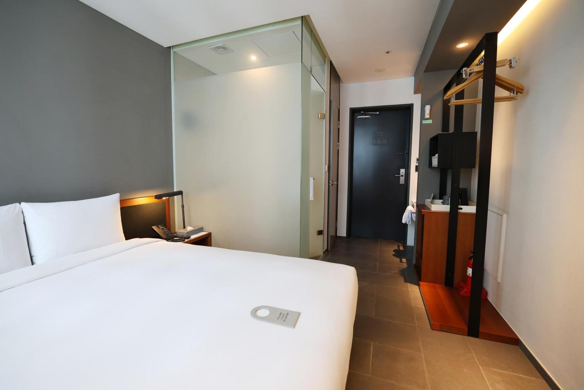 Hotel Shinshin Myeongdong 3*