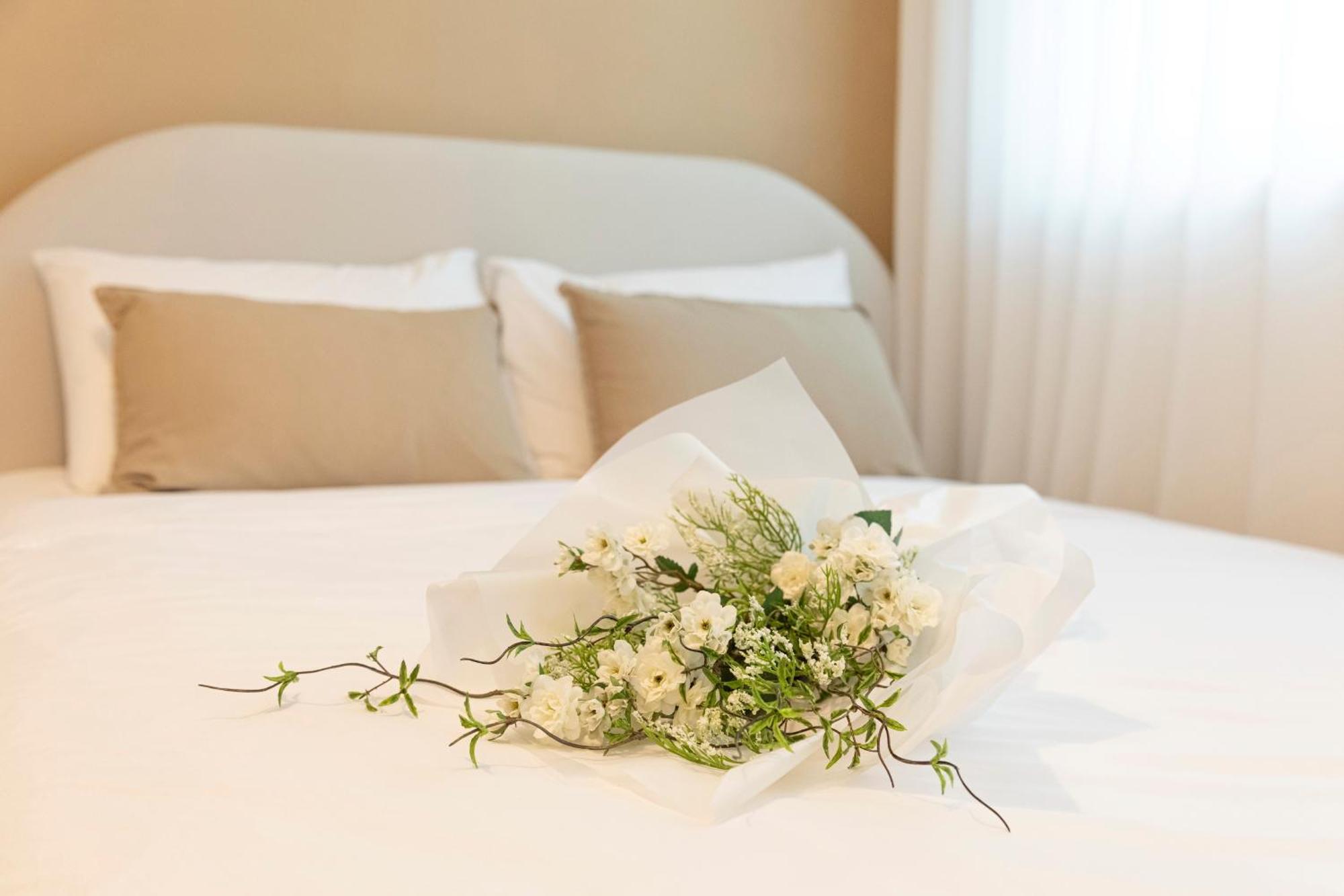 Modernstay Hongdae#mangwon Local Market 10mins, Hongdae, Airport Bus, Hanriver Park 10min,family * Seoul