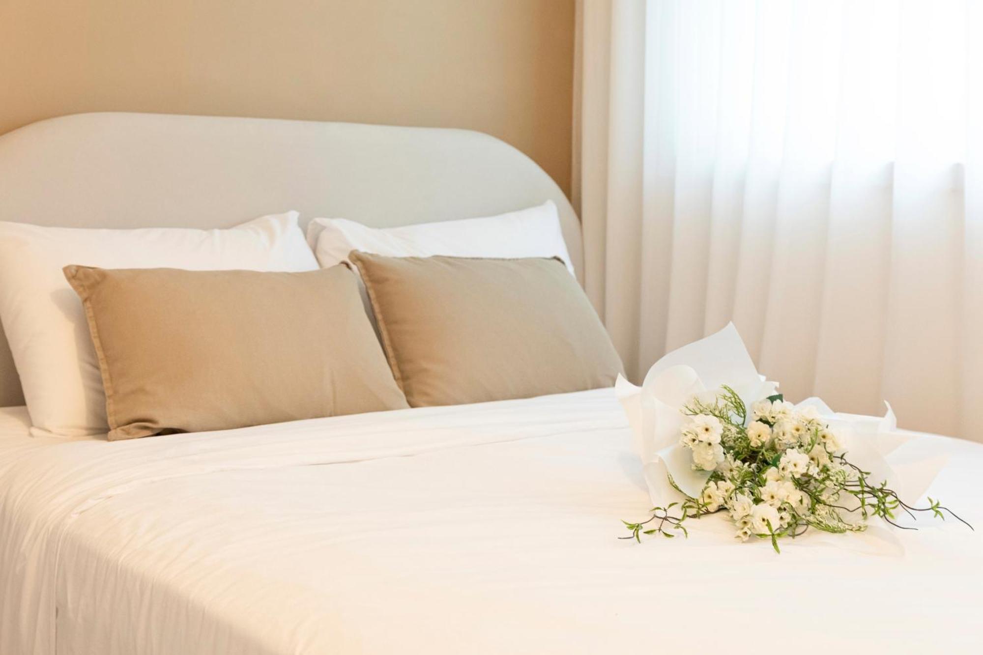 Apartment Modernstay Hongdae#mangwon Local Market 10mins, Hongdae, Airport Bus, Hanriver Park 10min,family Seoul