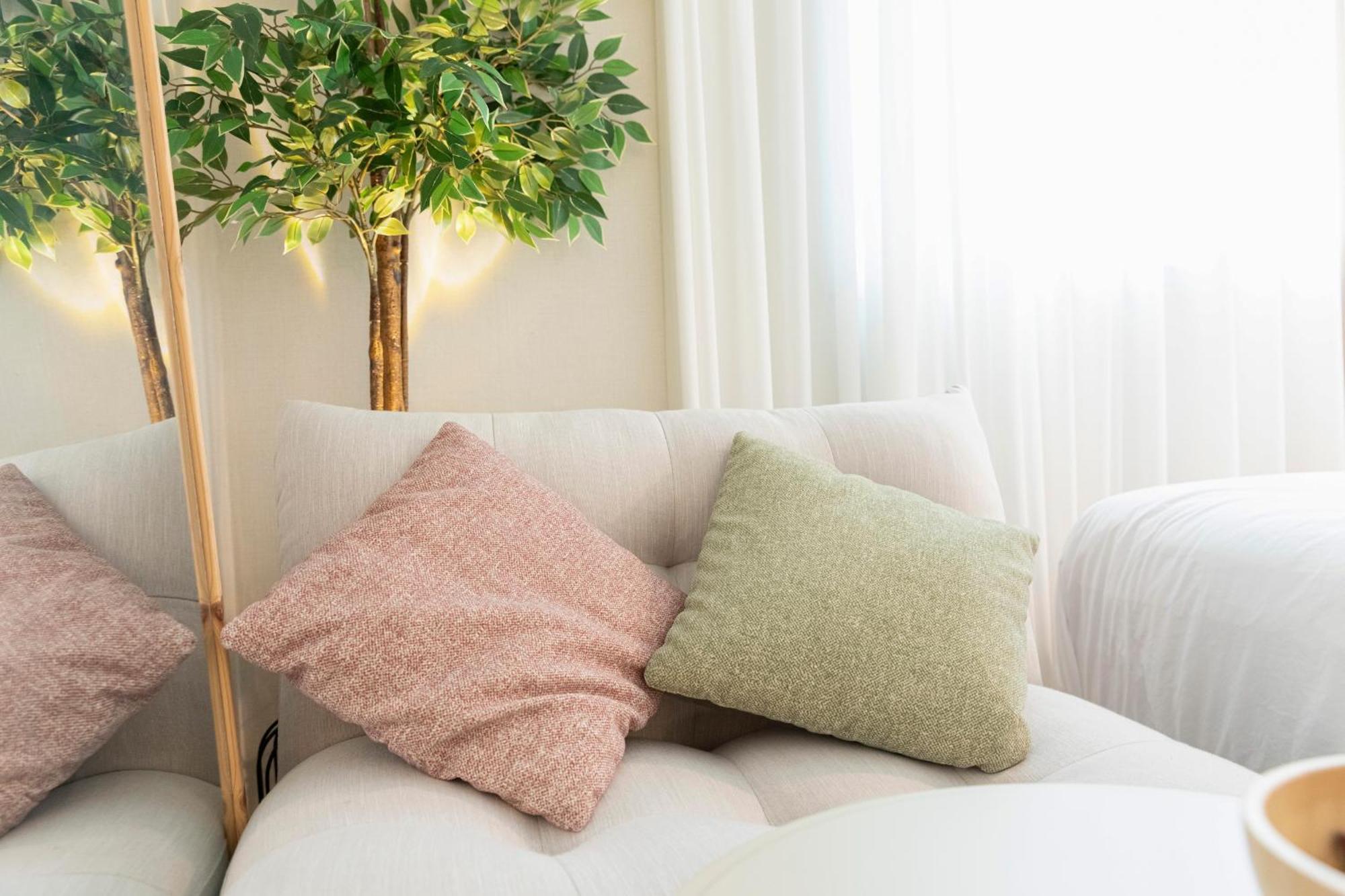 Modernstay Hongdae#mangwon Local Market 10mins, Hongdae, Airport Bus, Hanriver Park 10min,family Seoul