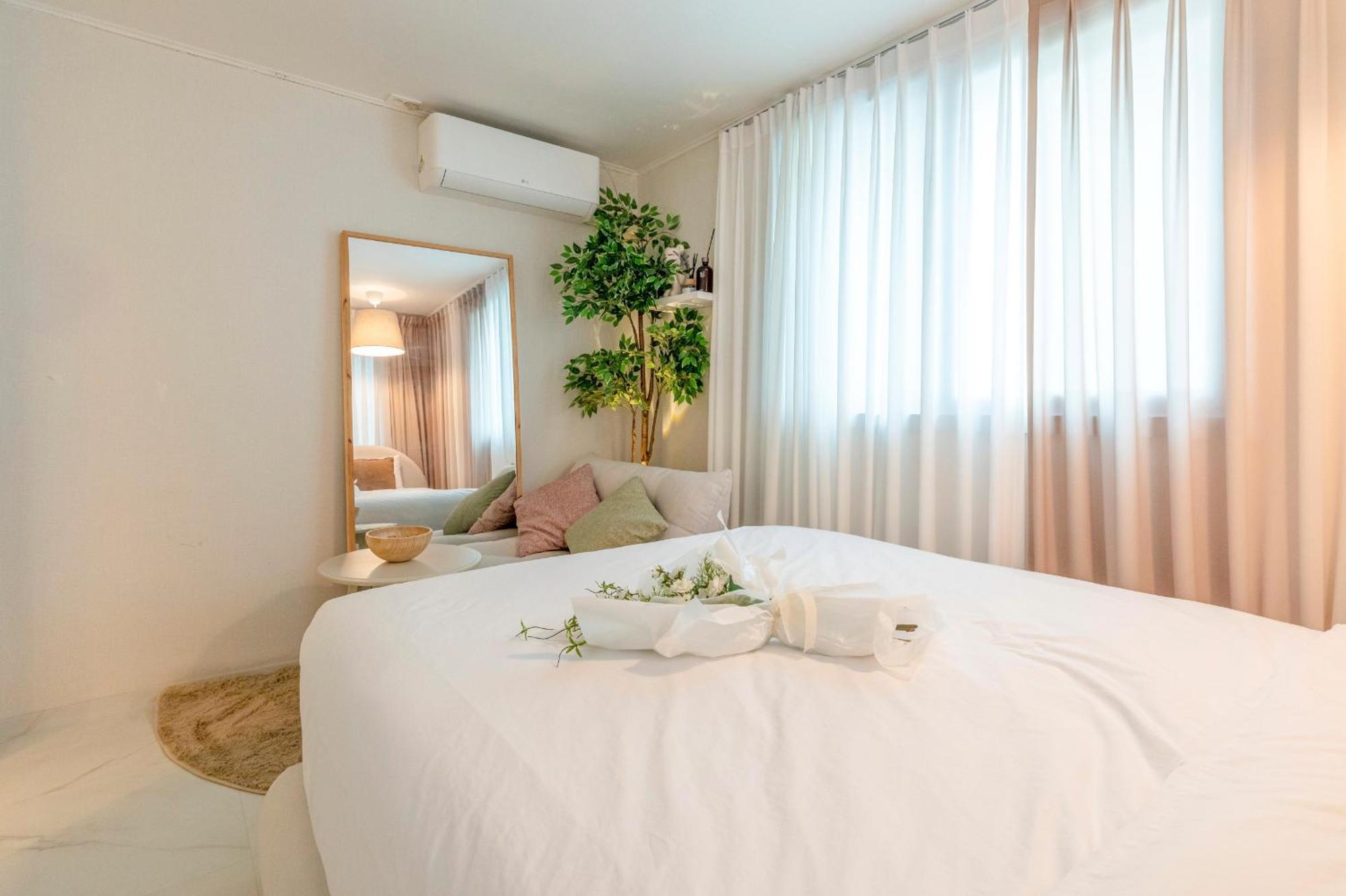 Modernstay Hongdae#mangwon Local Market 10mins, Hongdae, Airport Bus, Hanriver Park 10min,family *