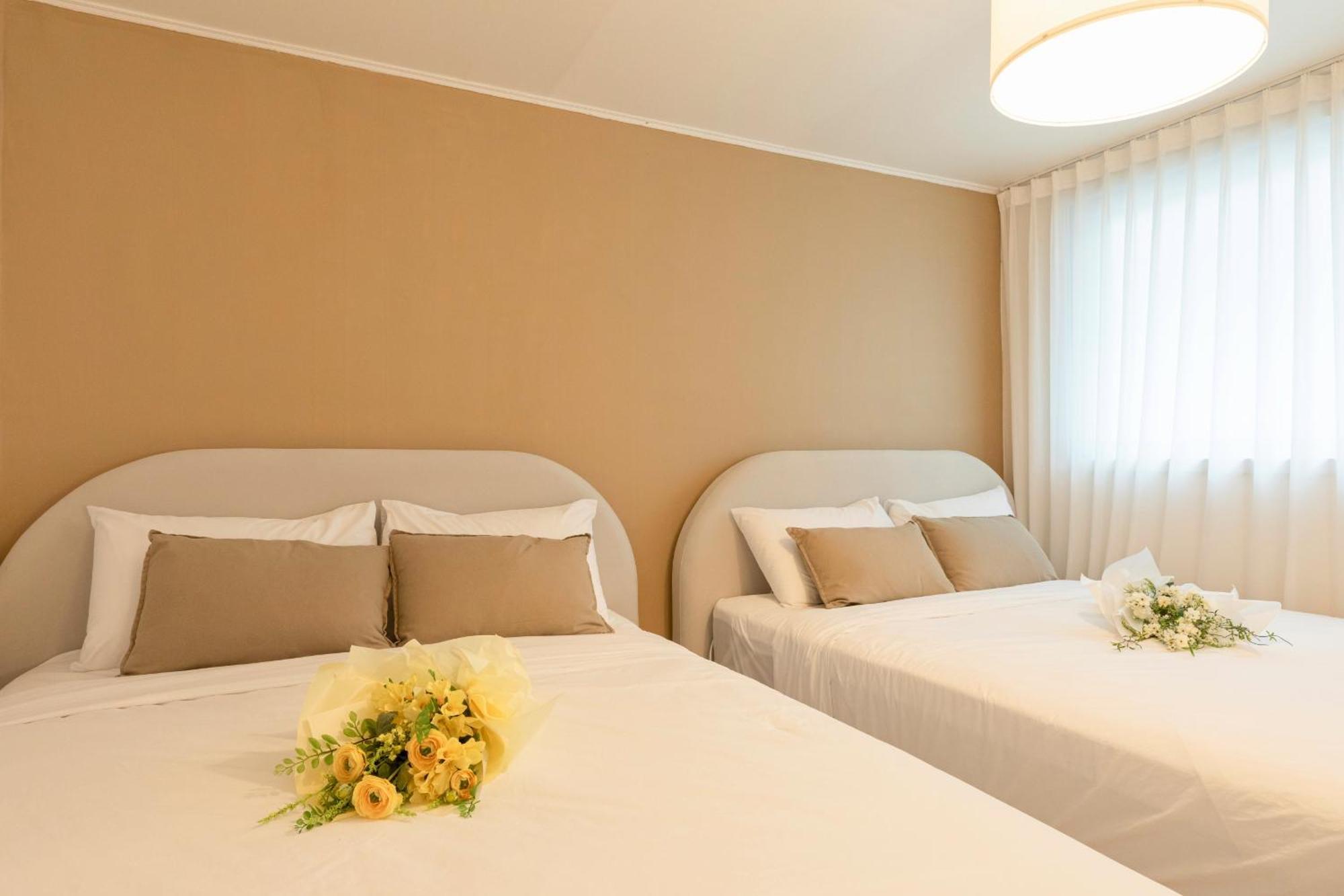 Apartment Modernstay Hongdae#mangwon Local Market 10mins, Hongdae, Airport Bus, Hanriver Park 10min,family