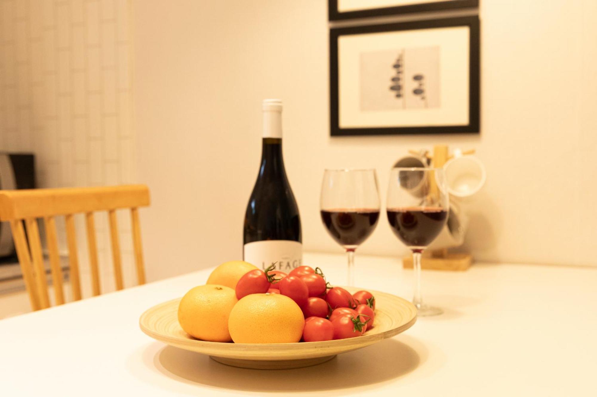 Apartment Modernstay Hongdae#mangwon Local Market 10mins, Hongdae, Airport Bus, Hanriver Park 10min,family Seoul