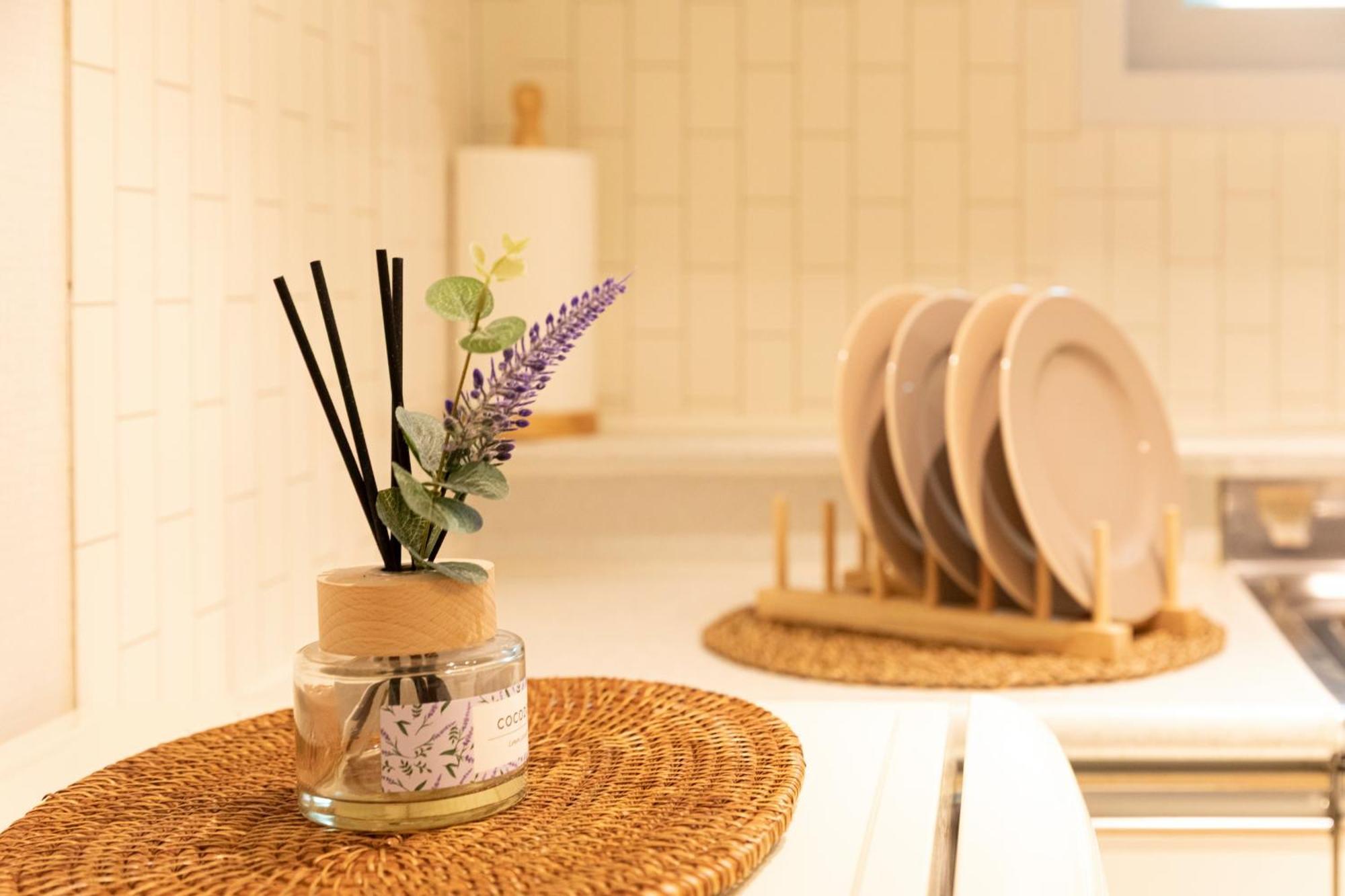 Modernstay Hongdae#mangwon Local Market 10mins, Hongdae, Airport Bus, Hanriver Park 10min,family Seoul