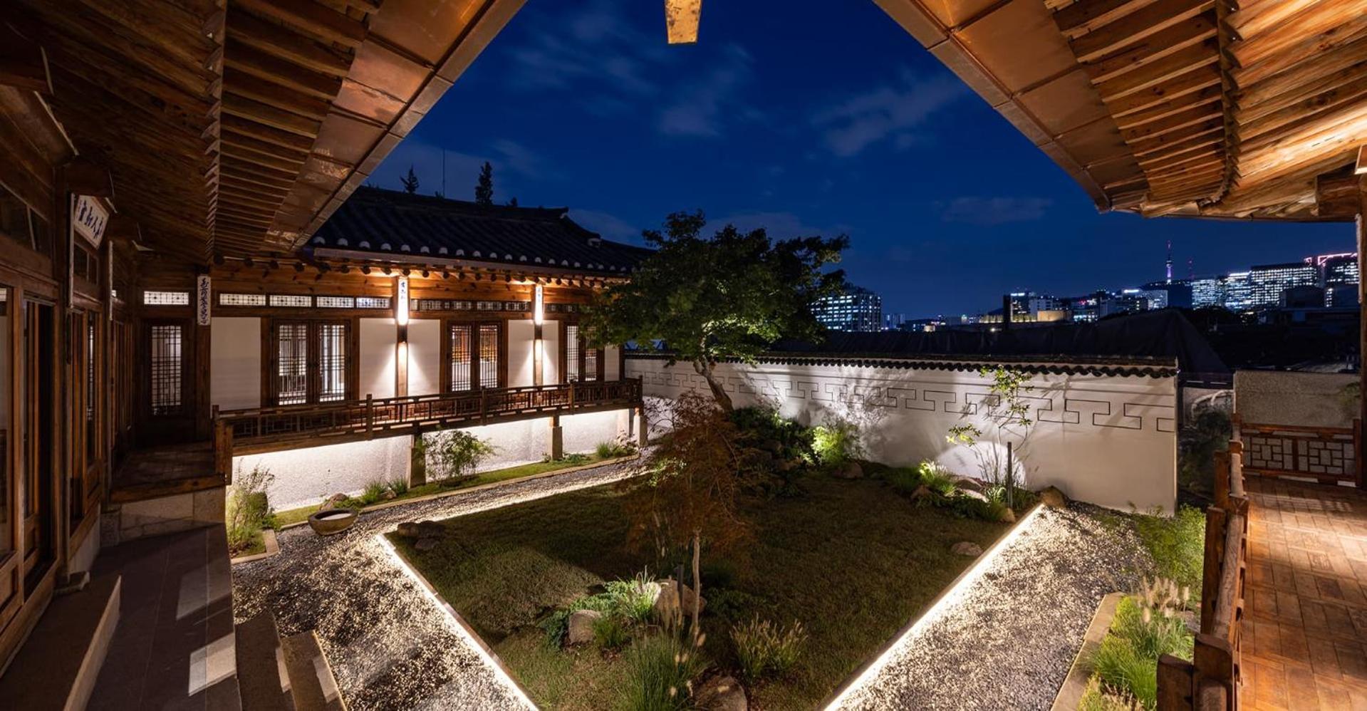Nostalgia Hanok Hotel 5*