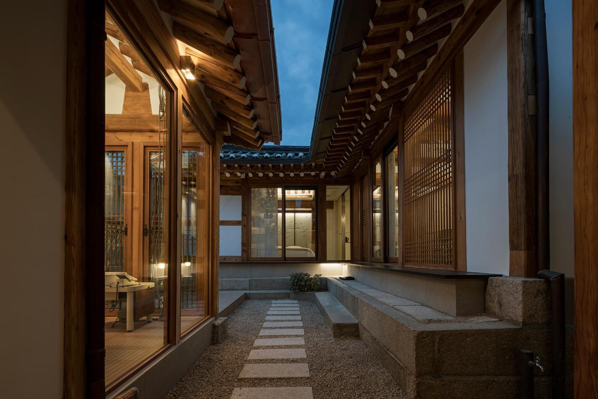 Hotel Nostalgia Hanok Seoul