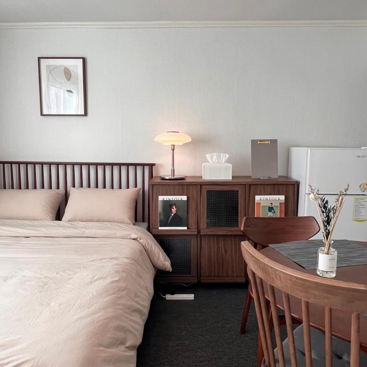 Hongdae Min Apartment *
