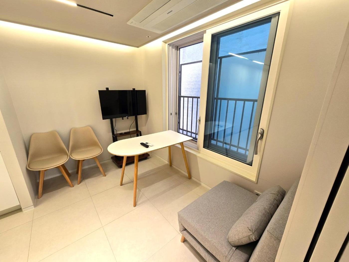 Zest Jamsil Apartment Seoul