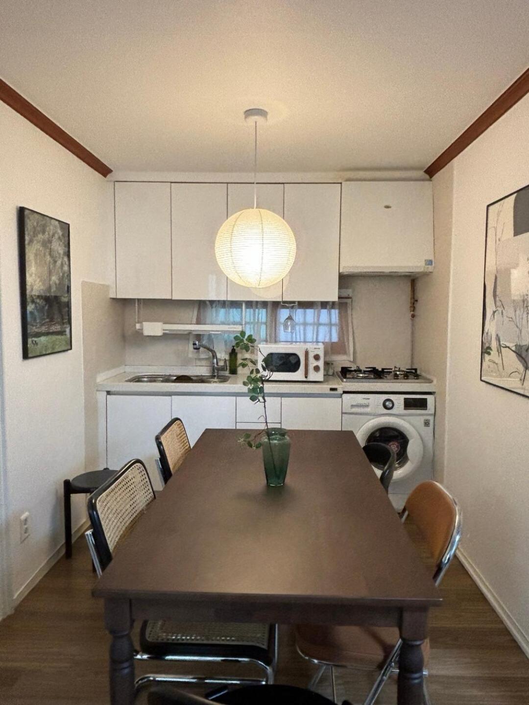 5 Minutes From Isoo Station, 3 Rooms, 4 Beds, 10 Minutes From Gangnam Station Villa Seoul