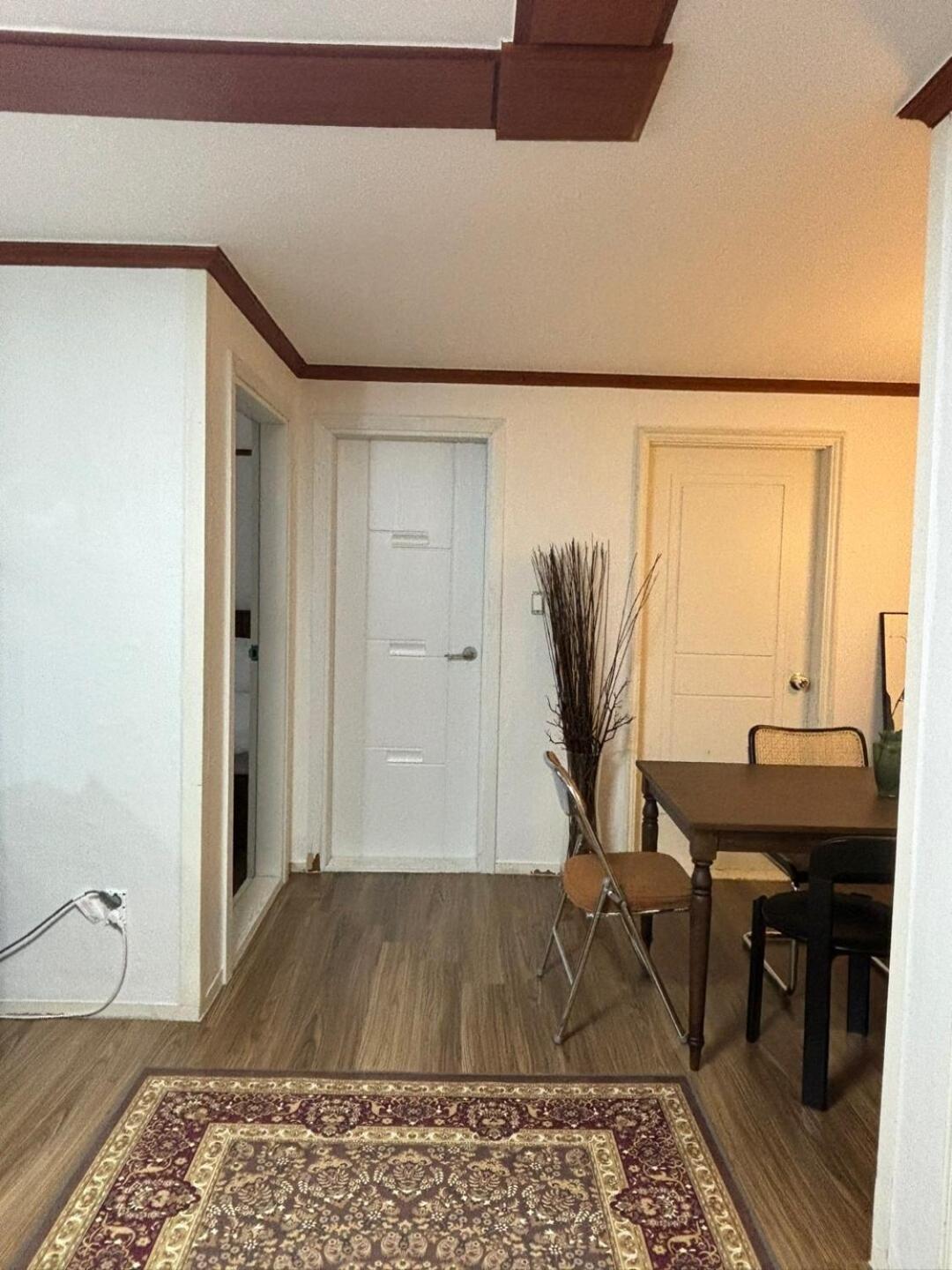 5 Minutes From Isoo Station, 3 Rooms, 4 Beds, 10 Minutes From Gangnam Station *