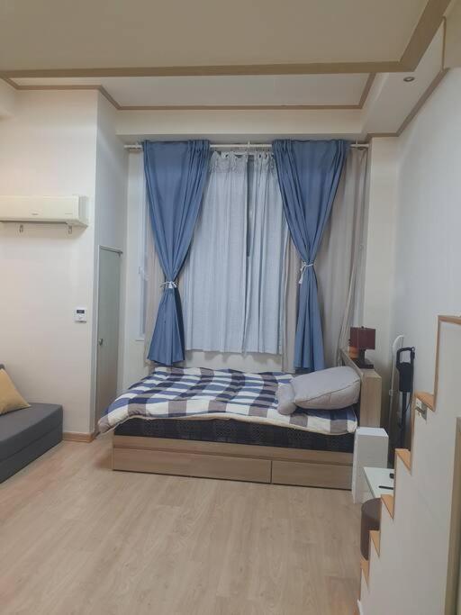 Located 10 Meters From Sungshin Women's Station, 10 Minutes To Myeongdong By Subway, Accommodates Up To 3 People, 3 Bus Stops To National Hospital And Korea Hospital Apartment Seoul