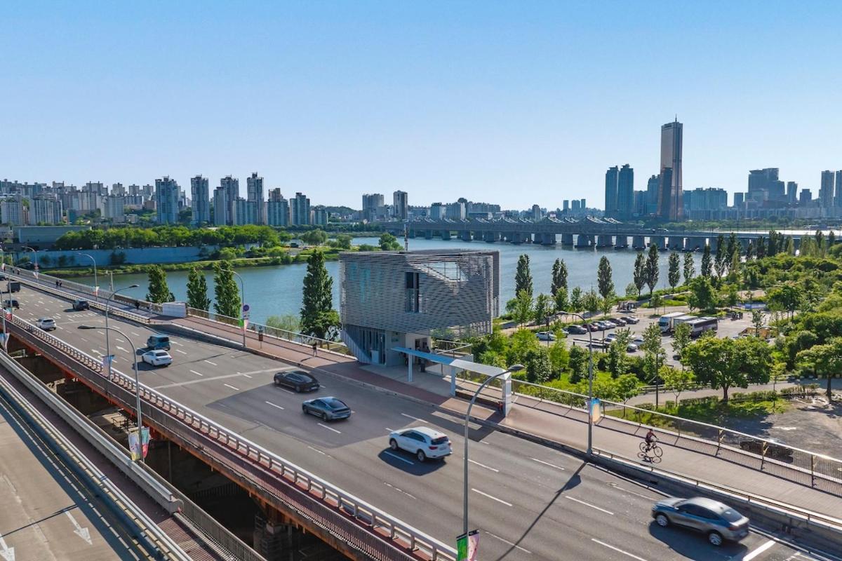 Hotel Sky Hangang Bridge *