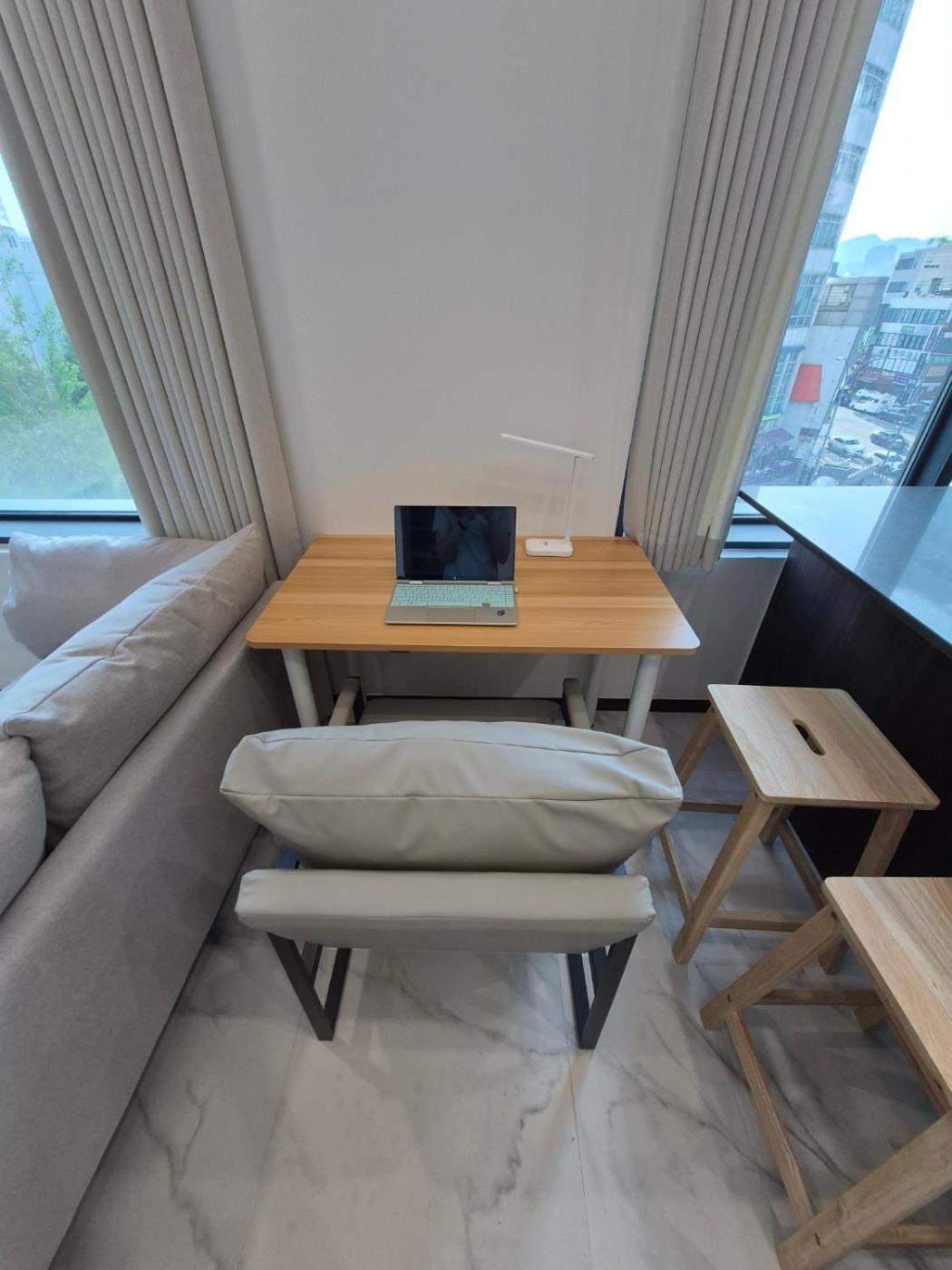 Comfortable House, New Building, Dongdaemun History & Culture Park Station *