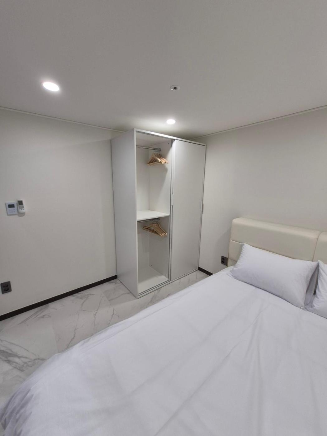 Comfortable House, New Building, Dongdaemun History & Culture Park Station Seoul