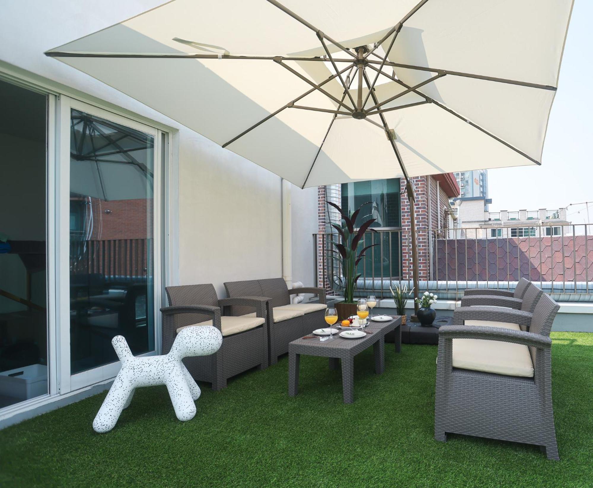 Free Airport Pickup, Europe In Hongdae Villa Seoul