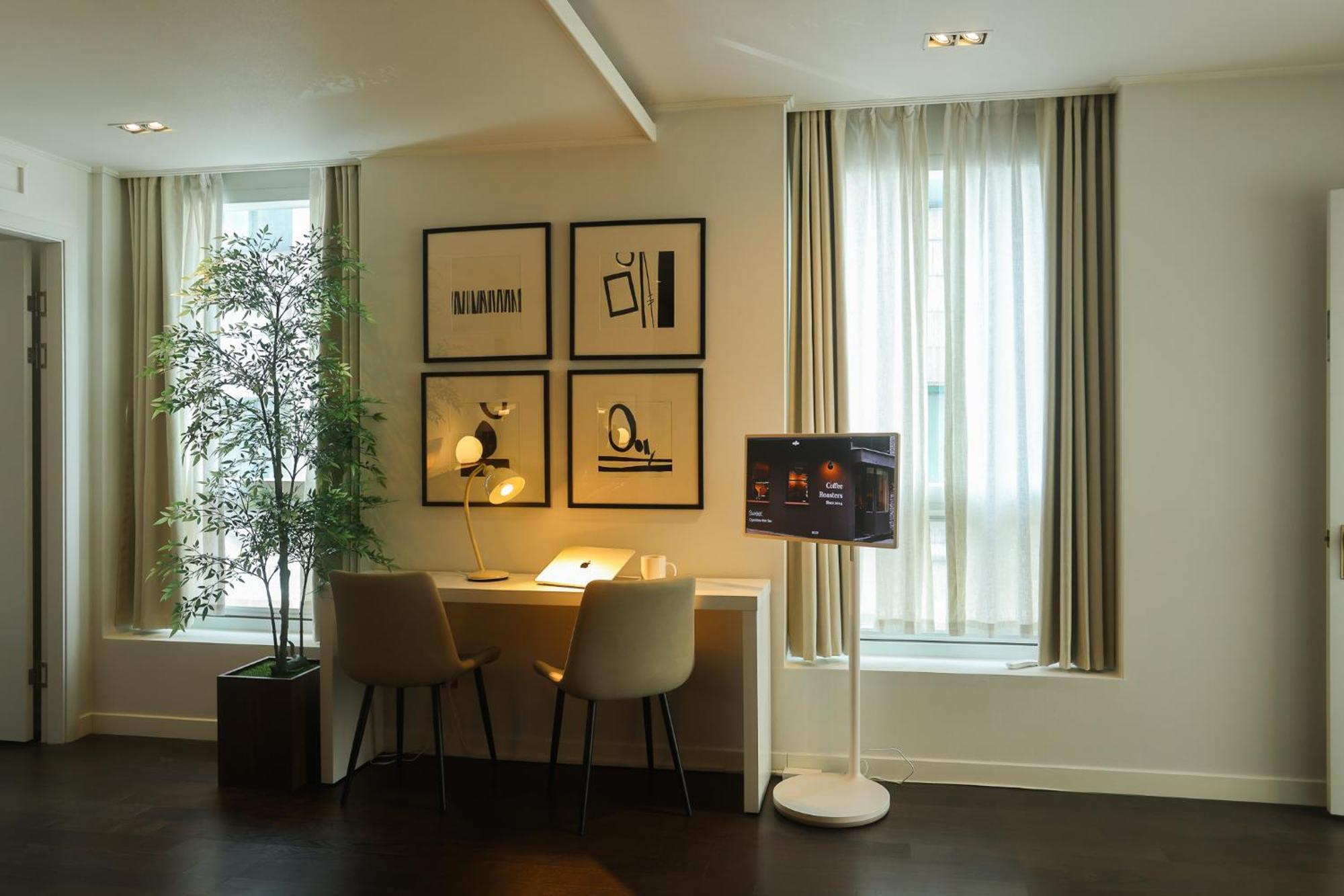 Villa Free Airport Pickup, Europe In Hongdae