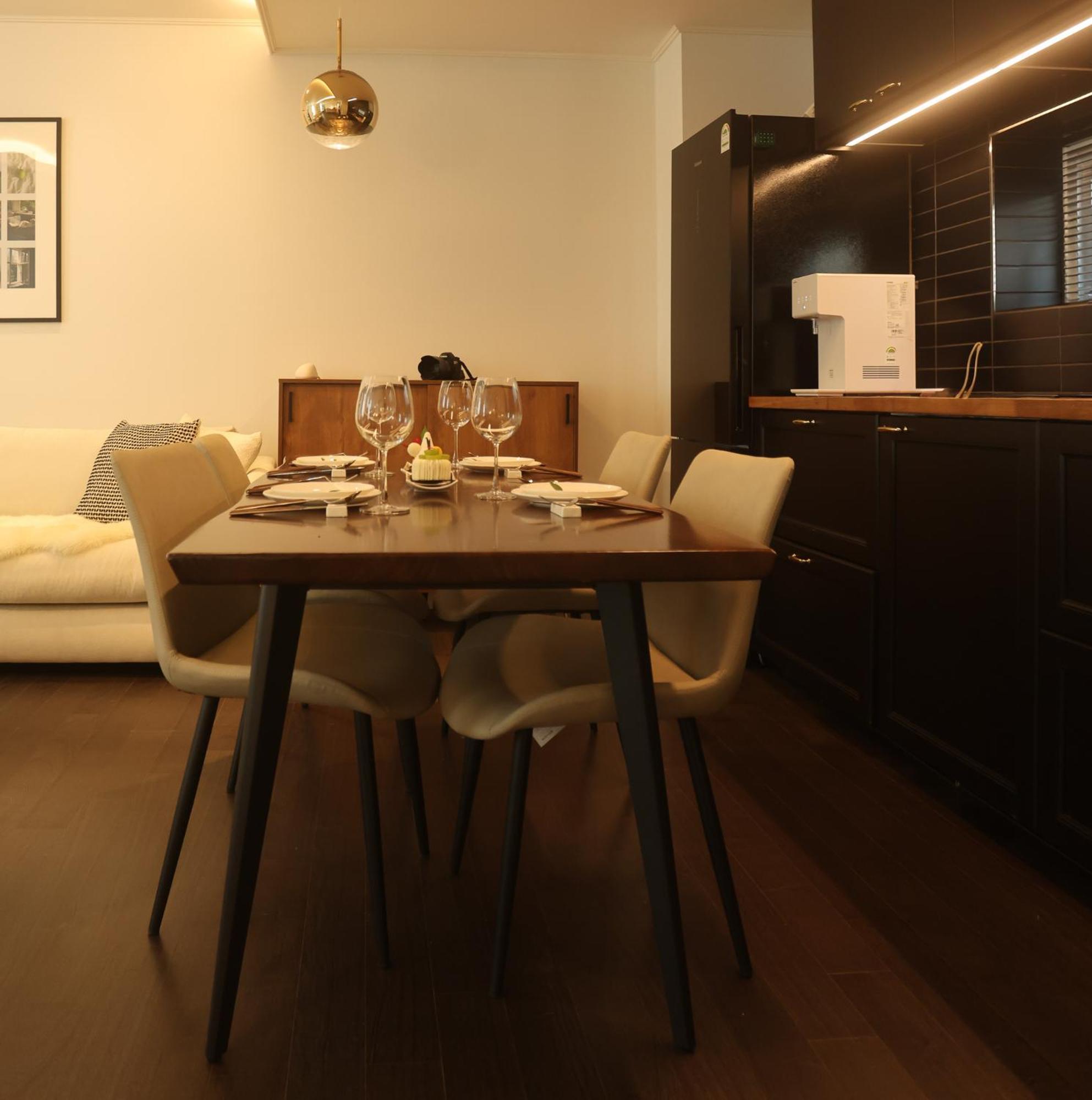 Free Airport Pickup, Europe In Hongdae Villa Seoul
