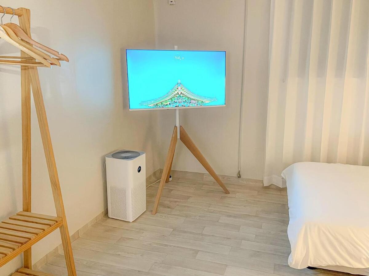 Anke House #3 Minutes To Ewha Station #line 2 #two