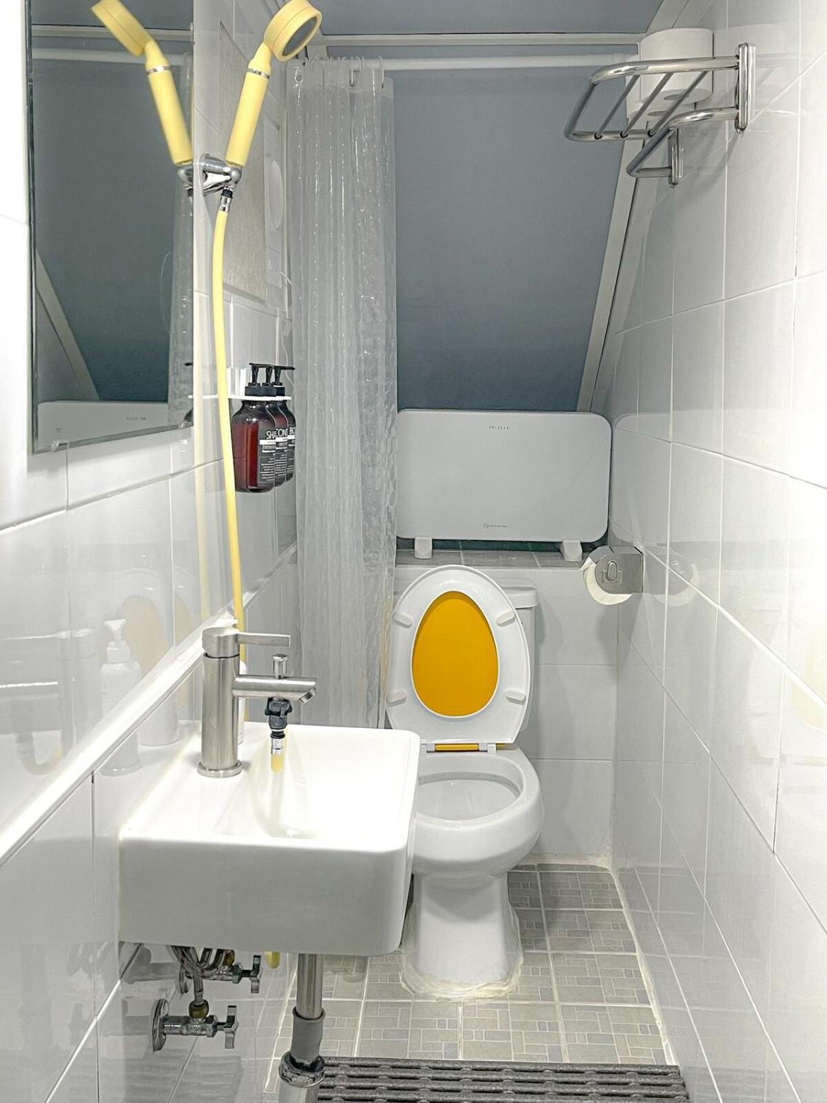 Anke House #3 Minutes To Ewha Station #line 2 #two * Seoul