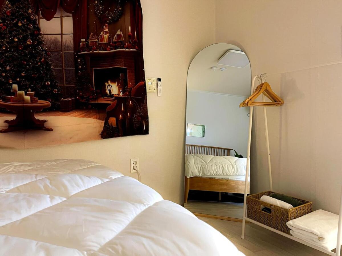 Anke House #3 Minutes To Ewha Station #line 2 #two Seoul