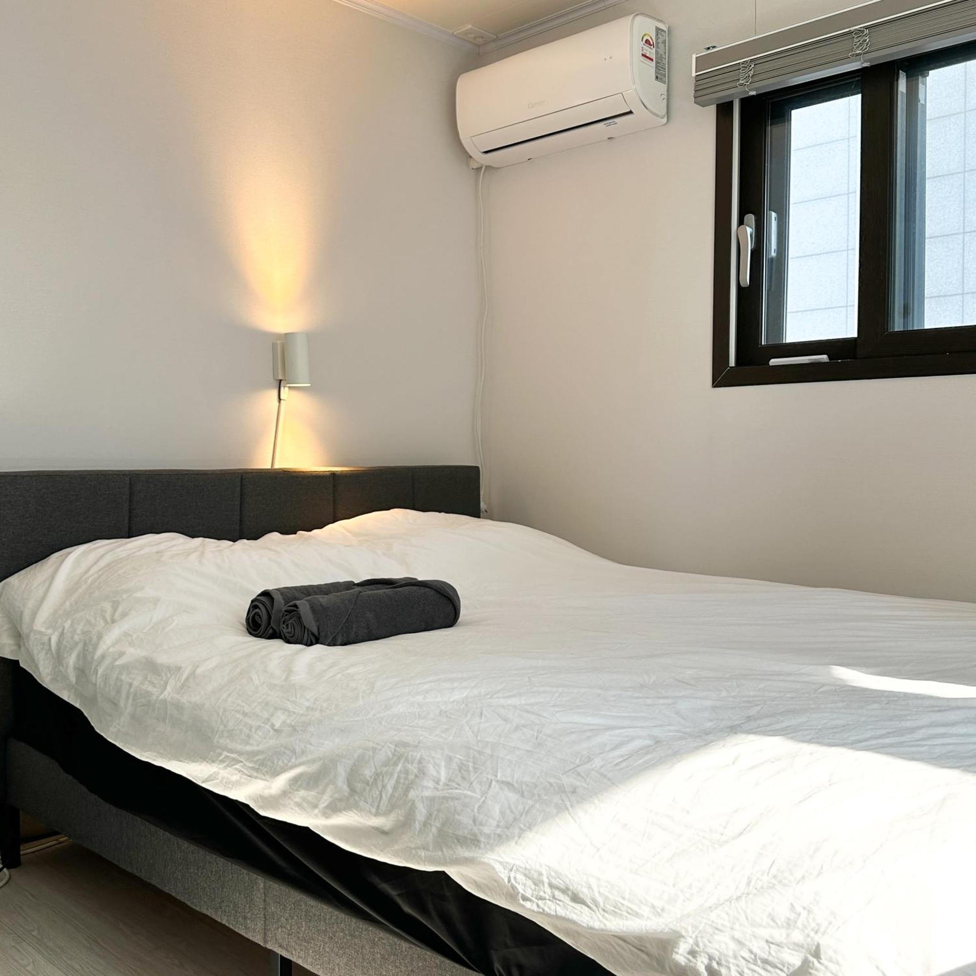 Hongdae, 6 Ppl, New Building, Big Terrace