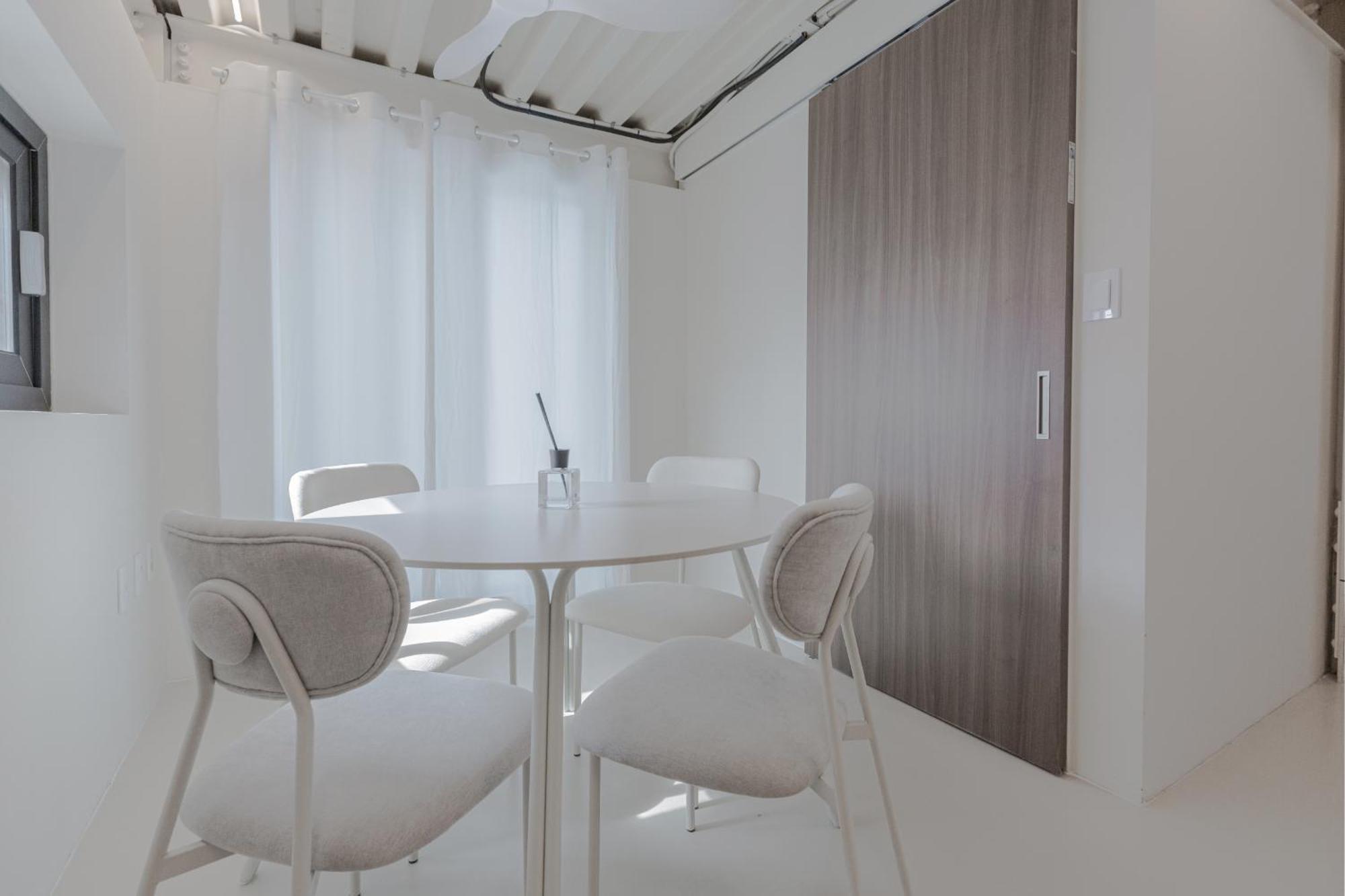 Hongdae 7min From Hongdae St Apartment Seoul